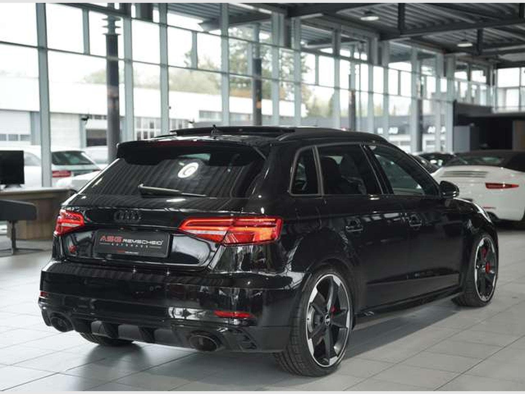 Audi RS3 2.5 TFSI quattro*Schale*Pano*RS-AGA*1H*B&O* (2019) - Photo 9