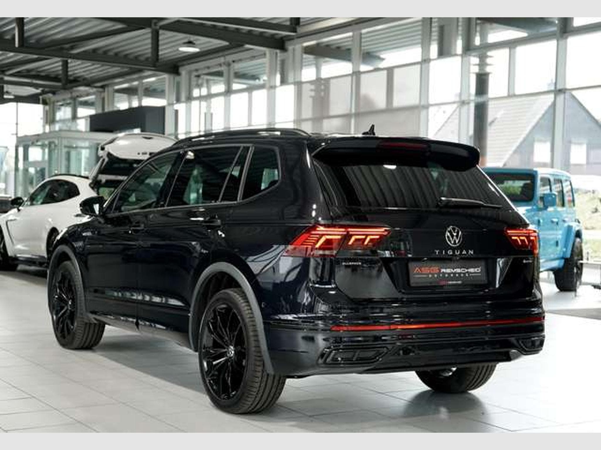 VW Tiguan R-Line 4M 2.H *20 *Pano *7-Sitz (2024) - Photo 10