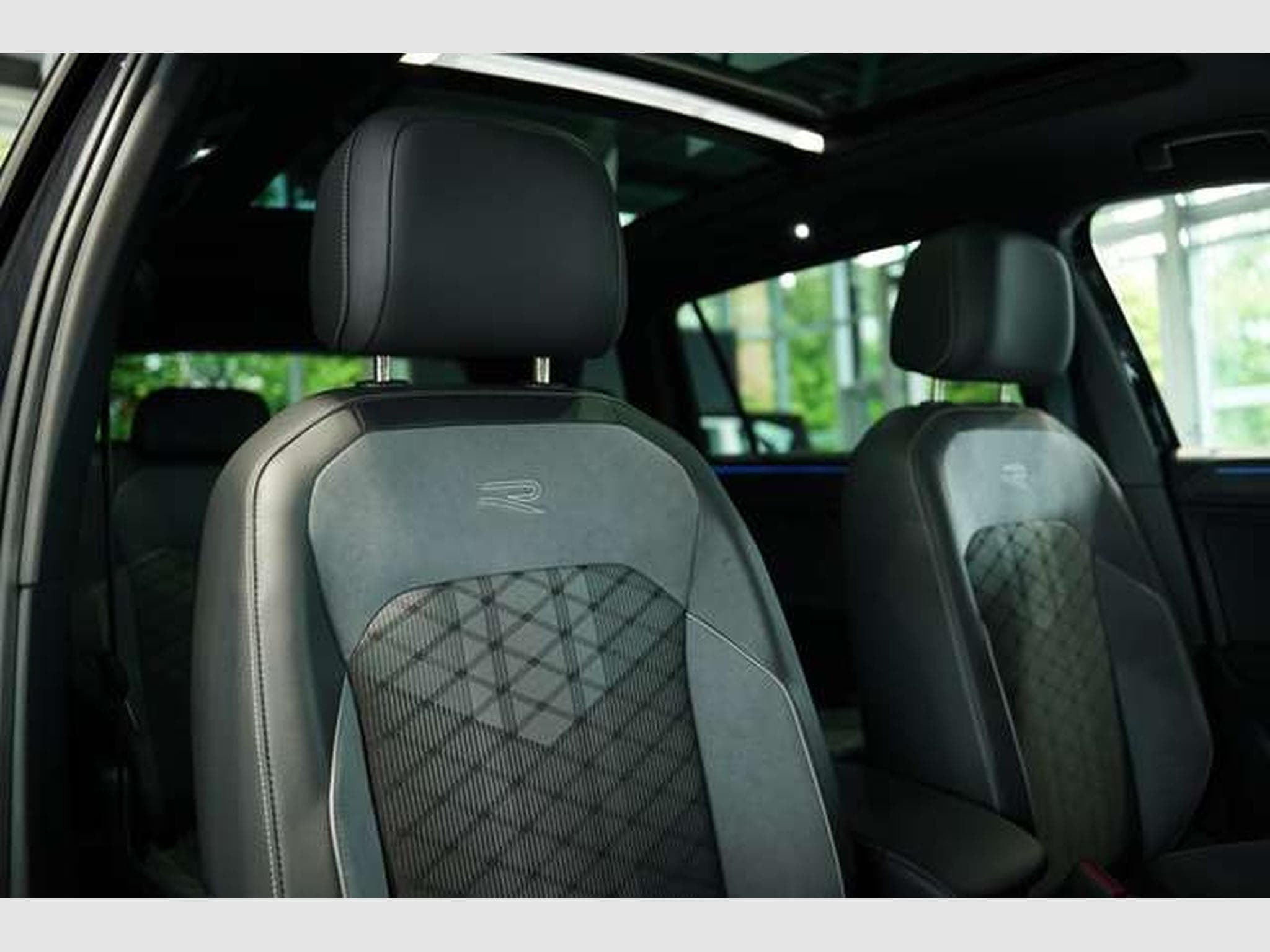 VW Tiguan R-Line 4M 2.H *20 *Pano *7-Sitz (2024) - Photo 22