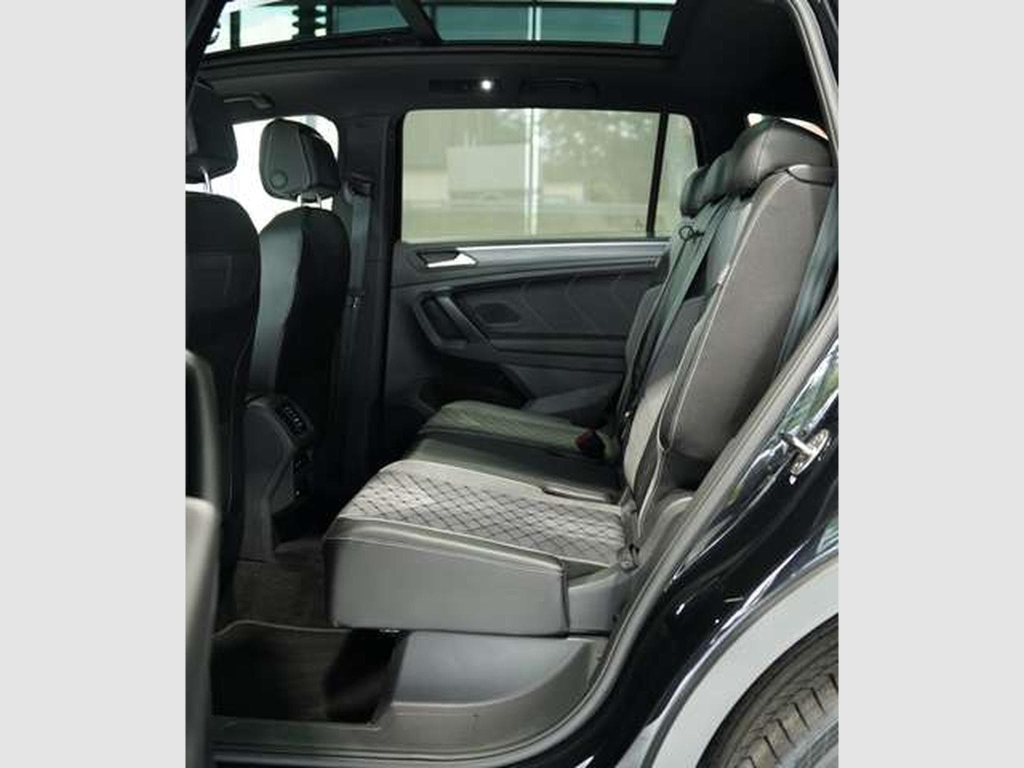 VW Tiguan R-Line 4M 2.H *20 *Pano *7-Sitz (2024) - Photo 25