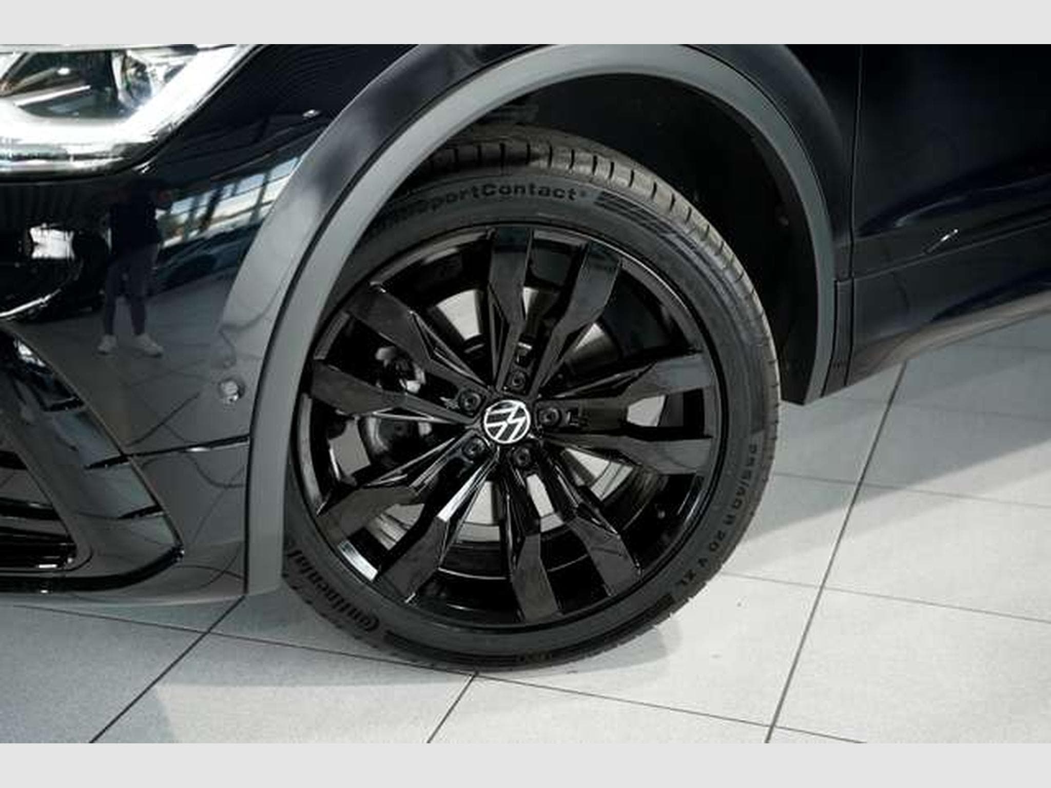 VW Tiguan R-Line 4M 2.H *20 *Pano *7-Sitz (2024) - Photo 3