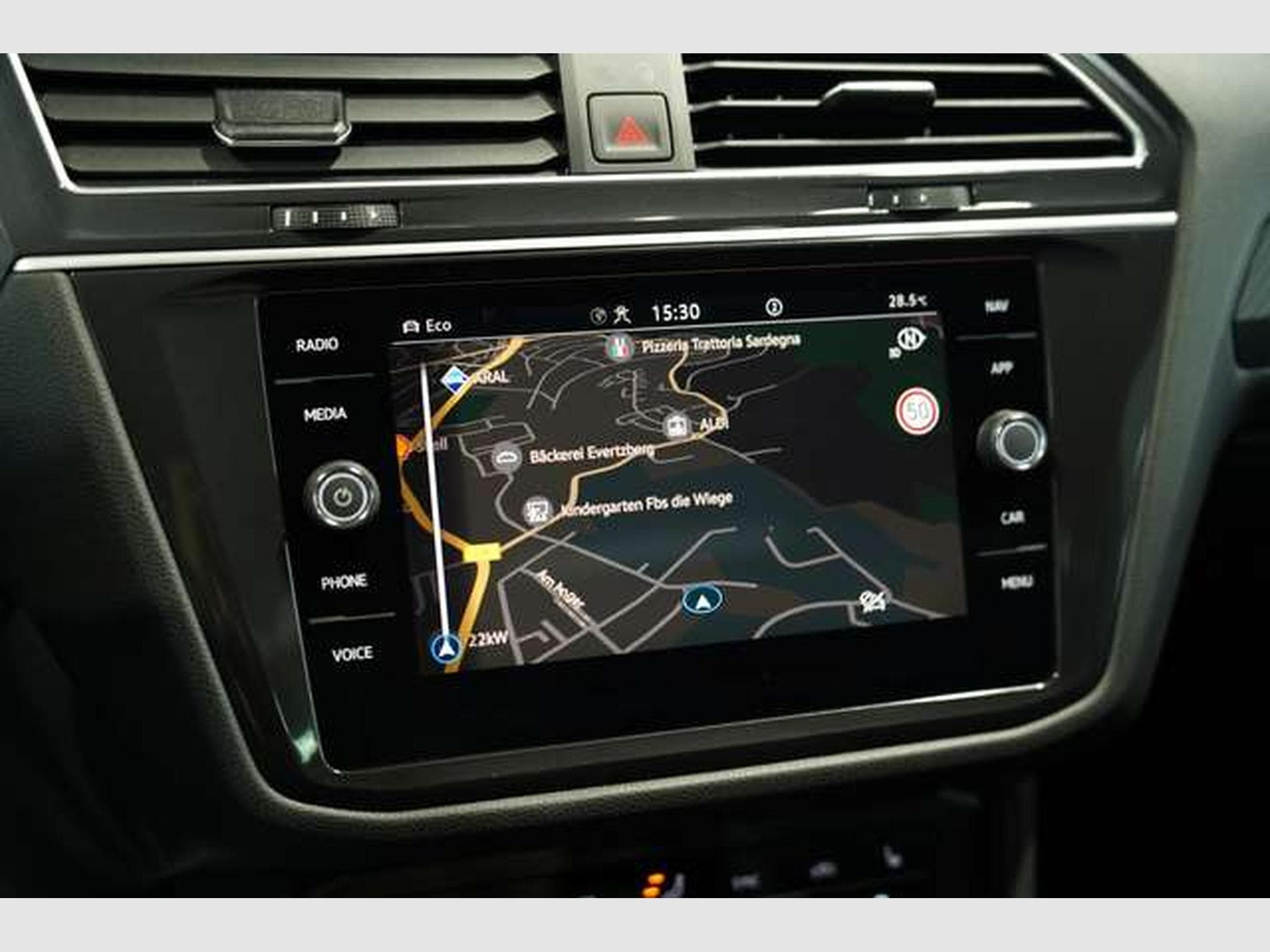 VW Tiguan R-Line 4M 2.H *20 *Pano *7-Sitz (2024) - Photo 36