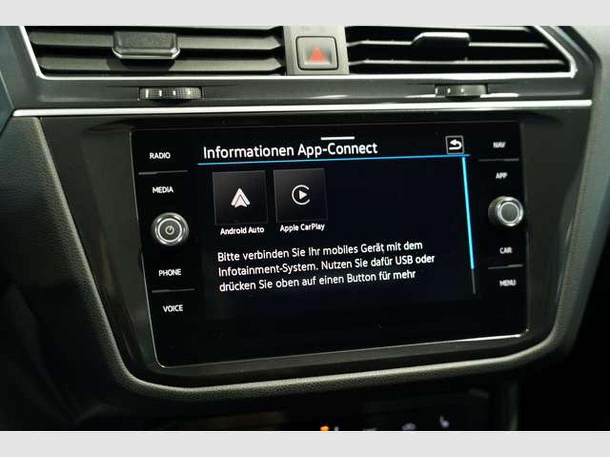 VW Tiguan R-Line 4M 2.H *20 *Pano *7-Sitz (2024) - Photo 39