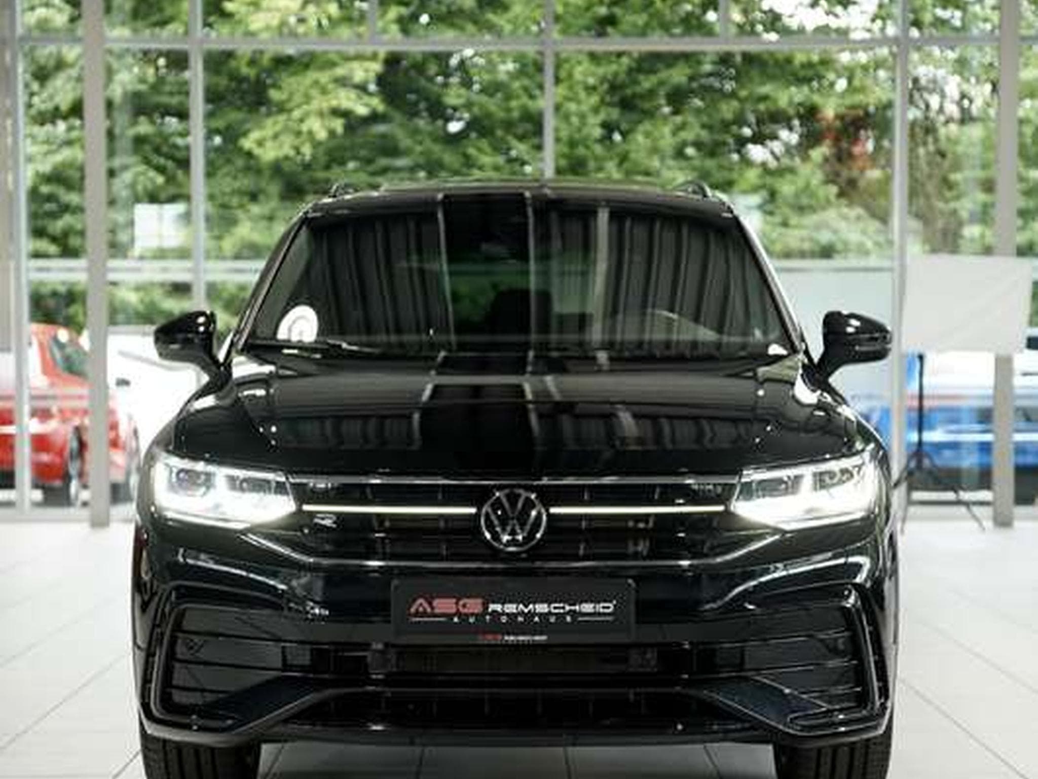 VW Tiguan R-Line 4M 2.H *20 *Pano *7-Sitz (2024) - Photo 4