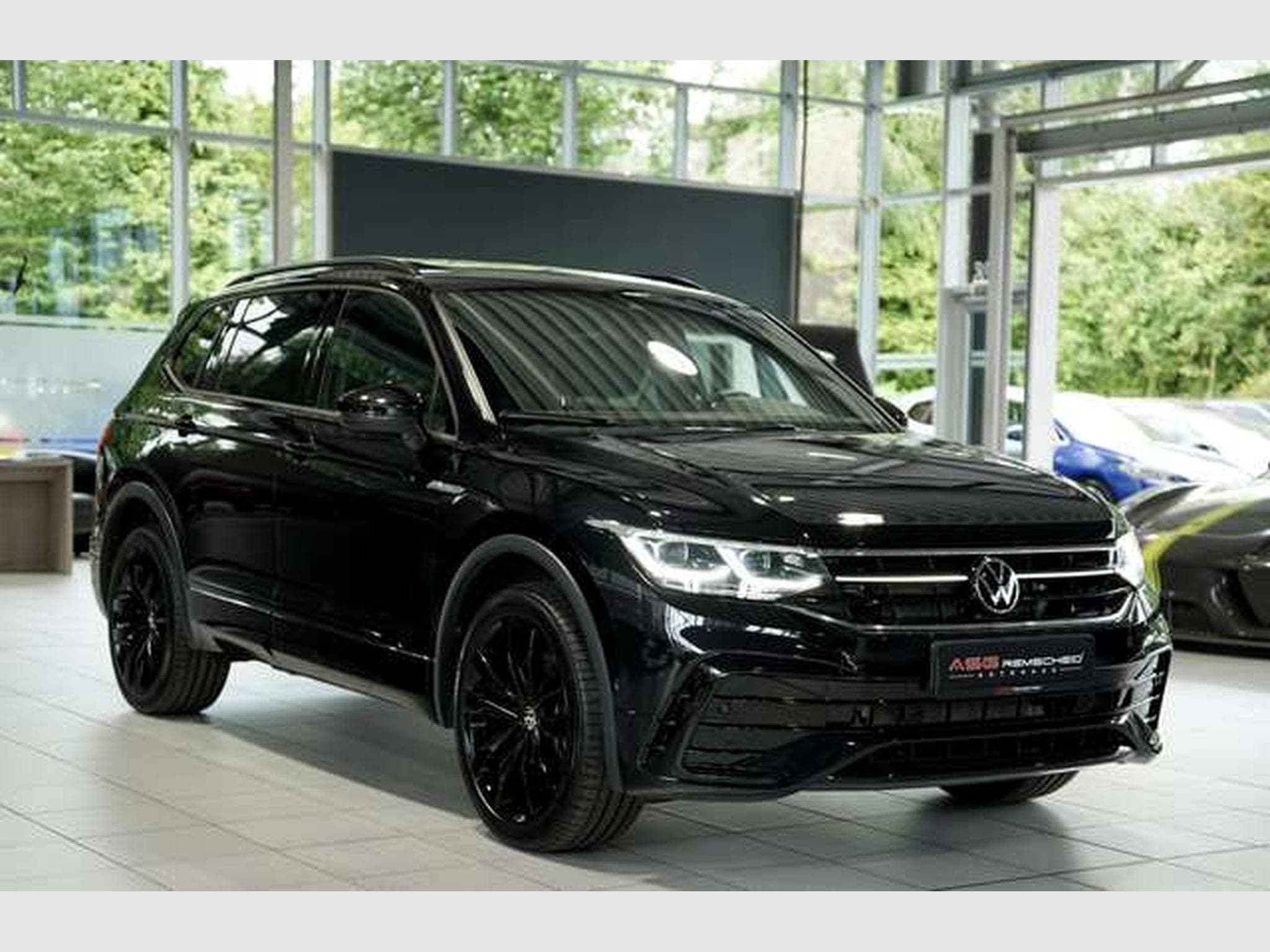 VW Tiguan R-Line 4M 2.H *20 *Pano *7-Sitz (2024) - Photo 6