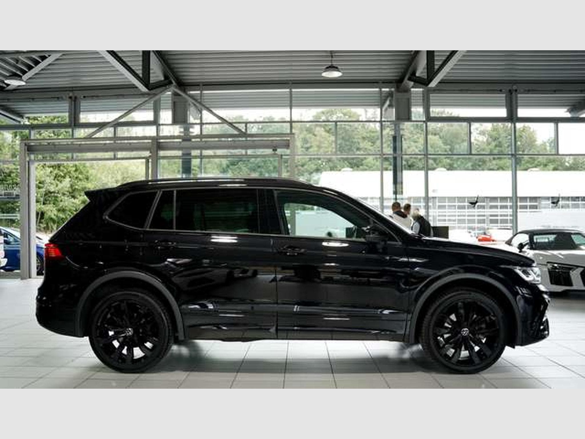 VW Tiguan R-Line 4M 2.H *20 *Pano *7-Sitz (2024) - Photo 7