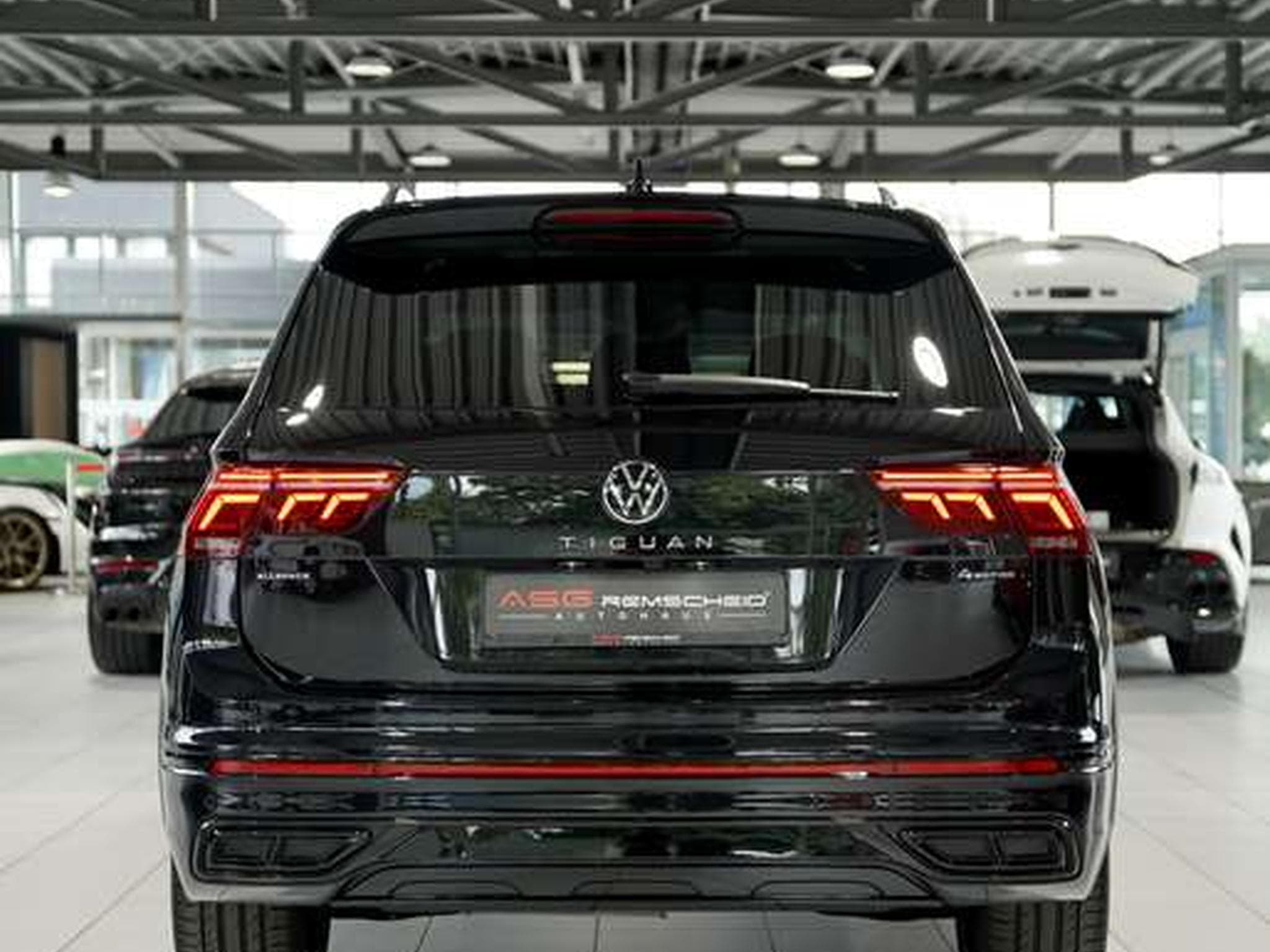 VW Tiguan R-Line 4M 2.H *20 *Pano *7-Sitz (2024) - Photo 9