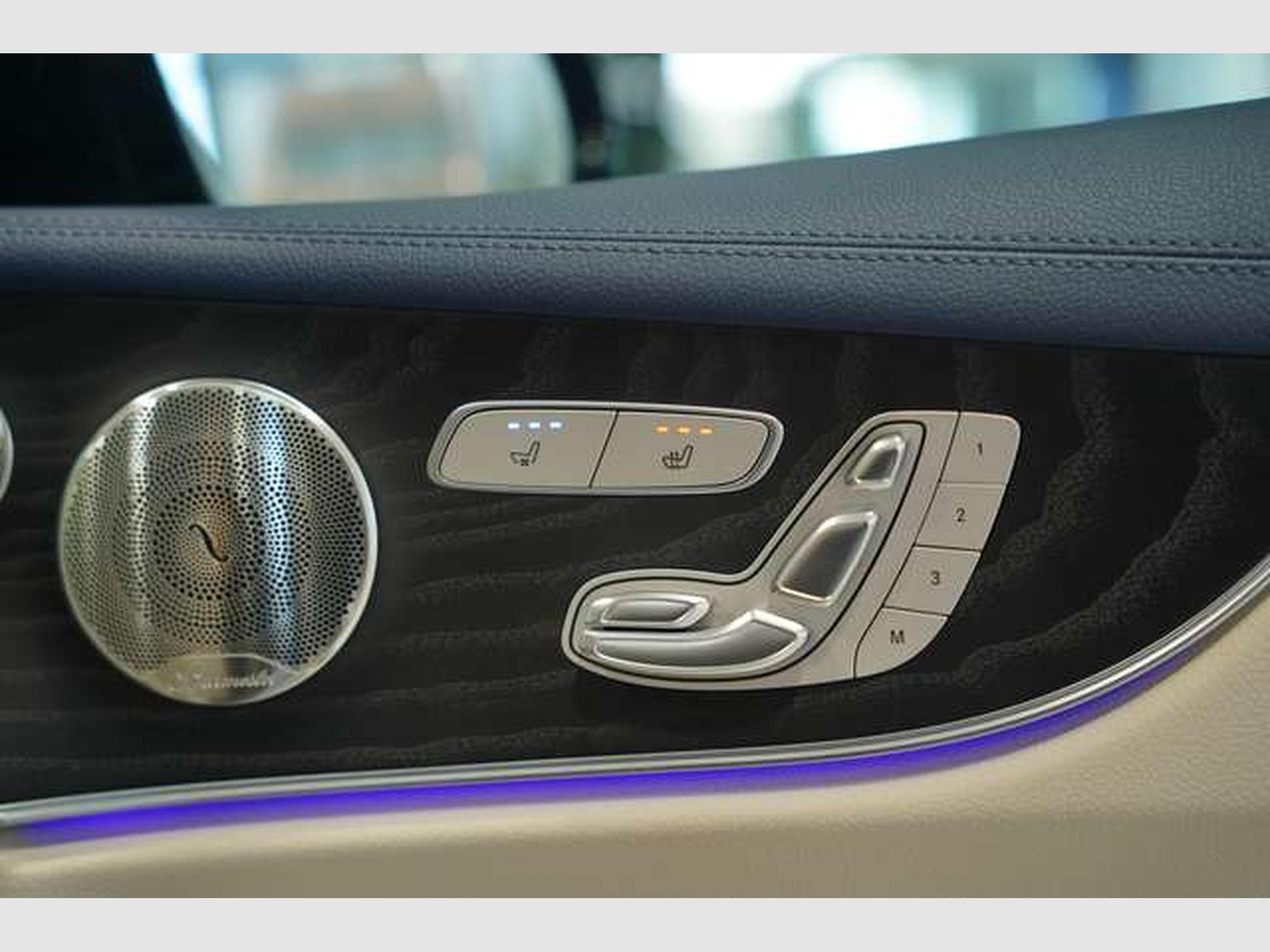 Mercedes E 300 Coupé AMG Line *BURM *LUFT *Night *Memory (2021) - Photo 17