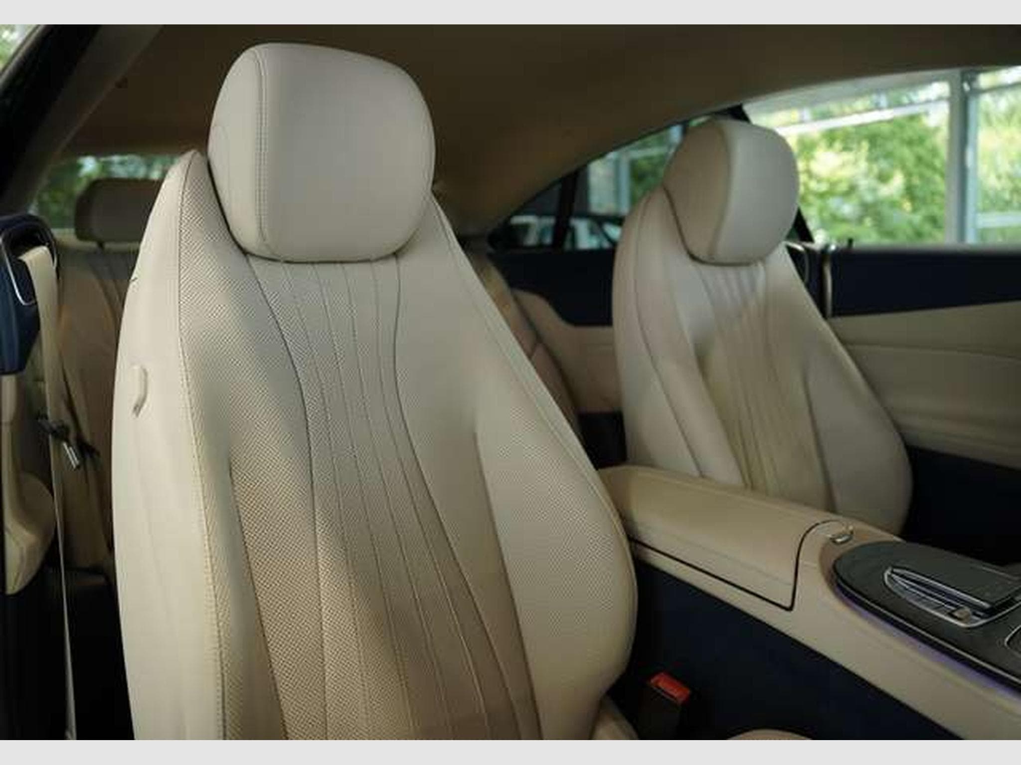 Mercedes E 300 Coupé AMG Line *BURM *LUFT *Night *Memory (2021) - Photo 18