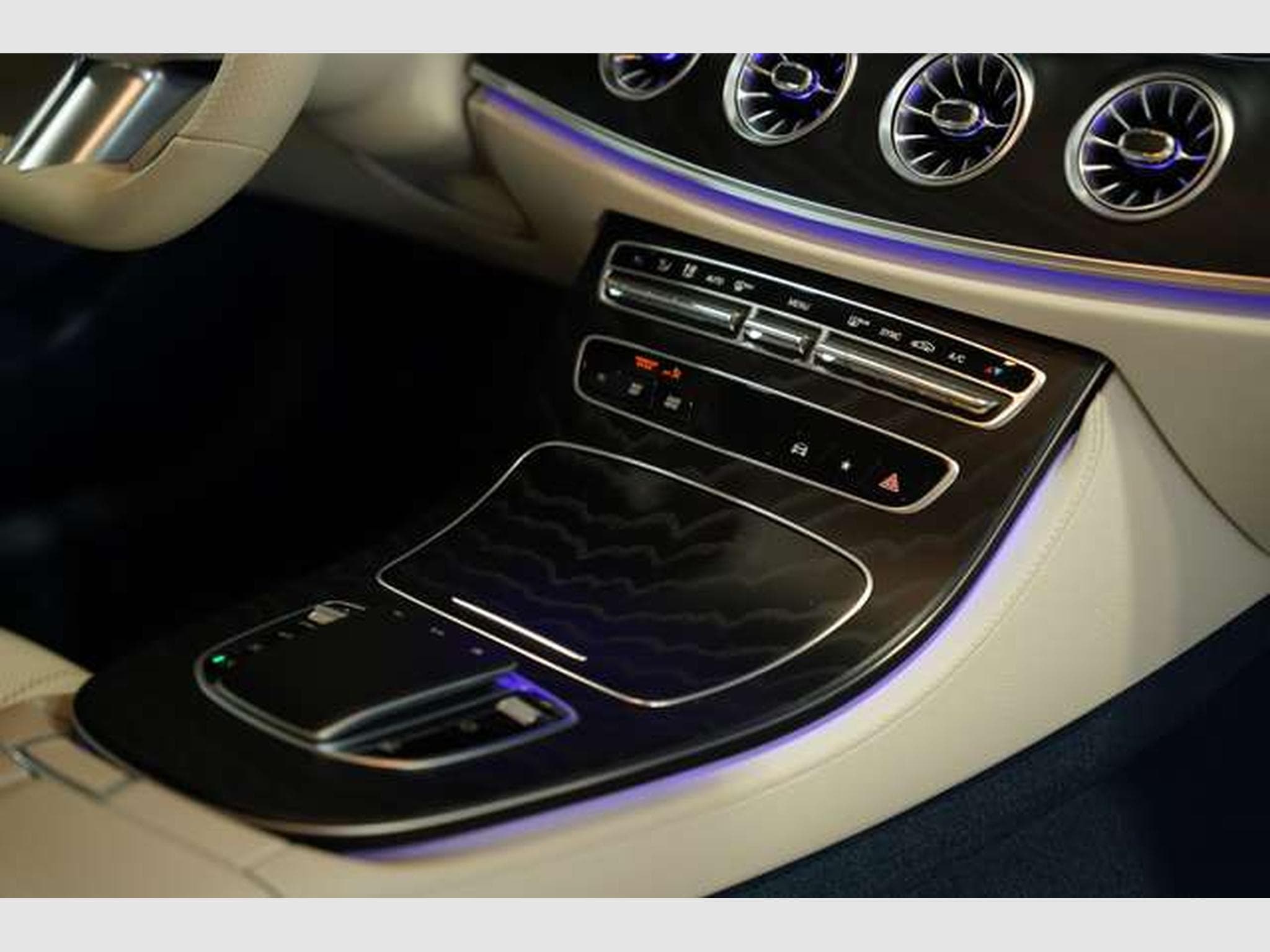 Mercedes E 300 Coupé AMG Line *BURM *LUFT *Night *Memory (2021) - Photo 22