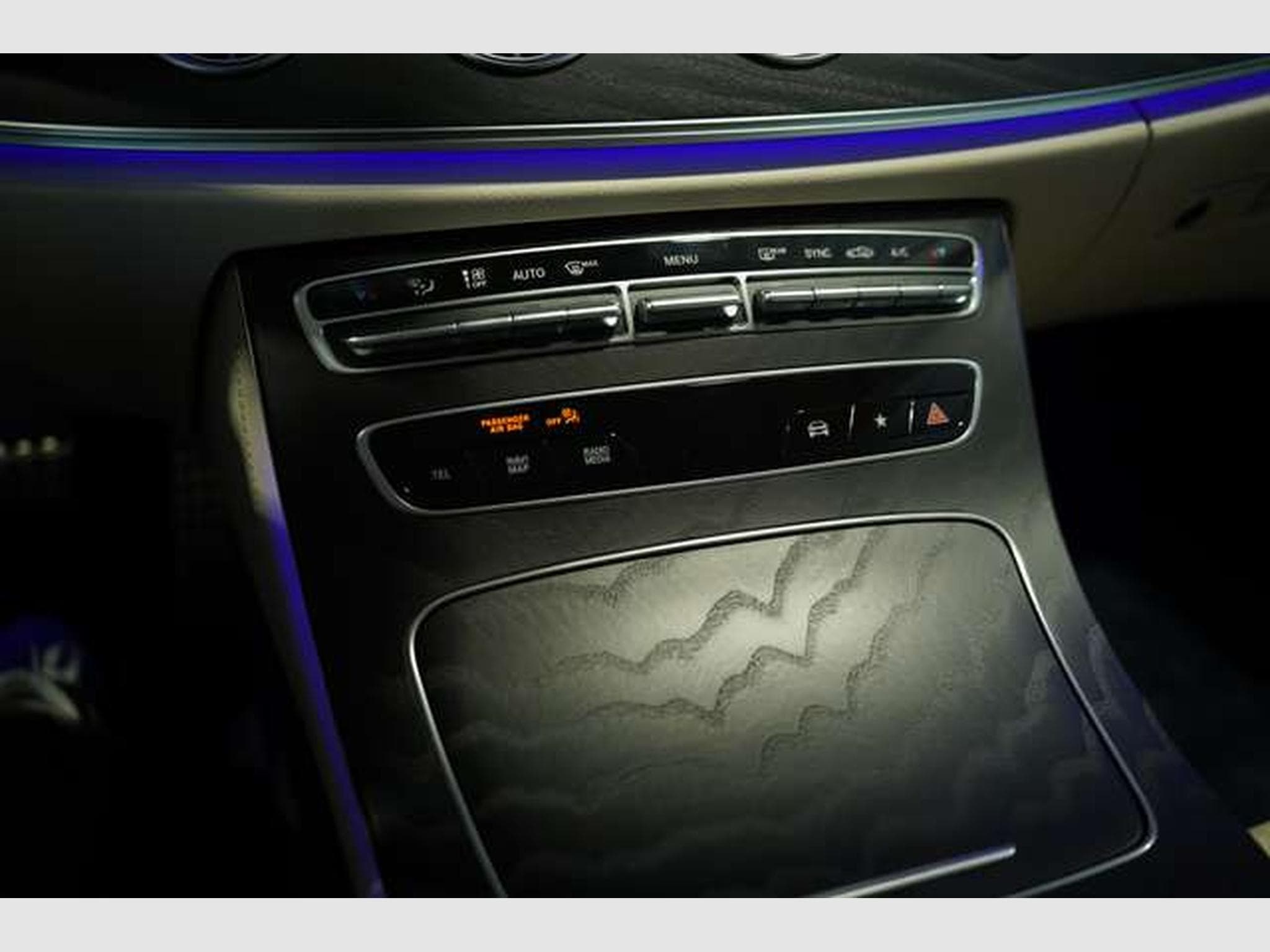 Mercedes E 300 Coupé AMG Line *BURM *LUFT *Night *Memory (2021) - Photo 33