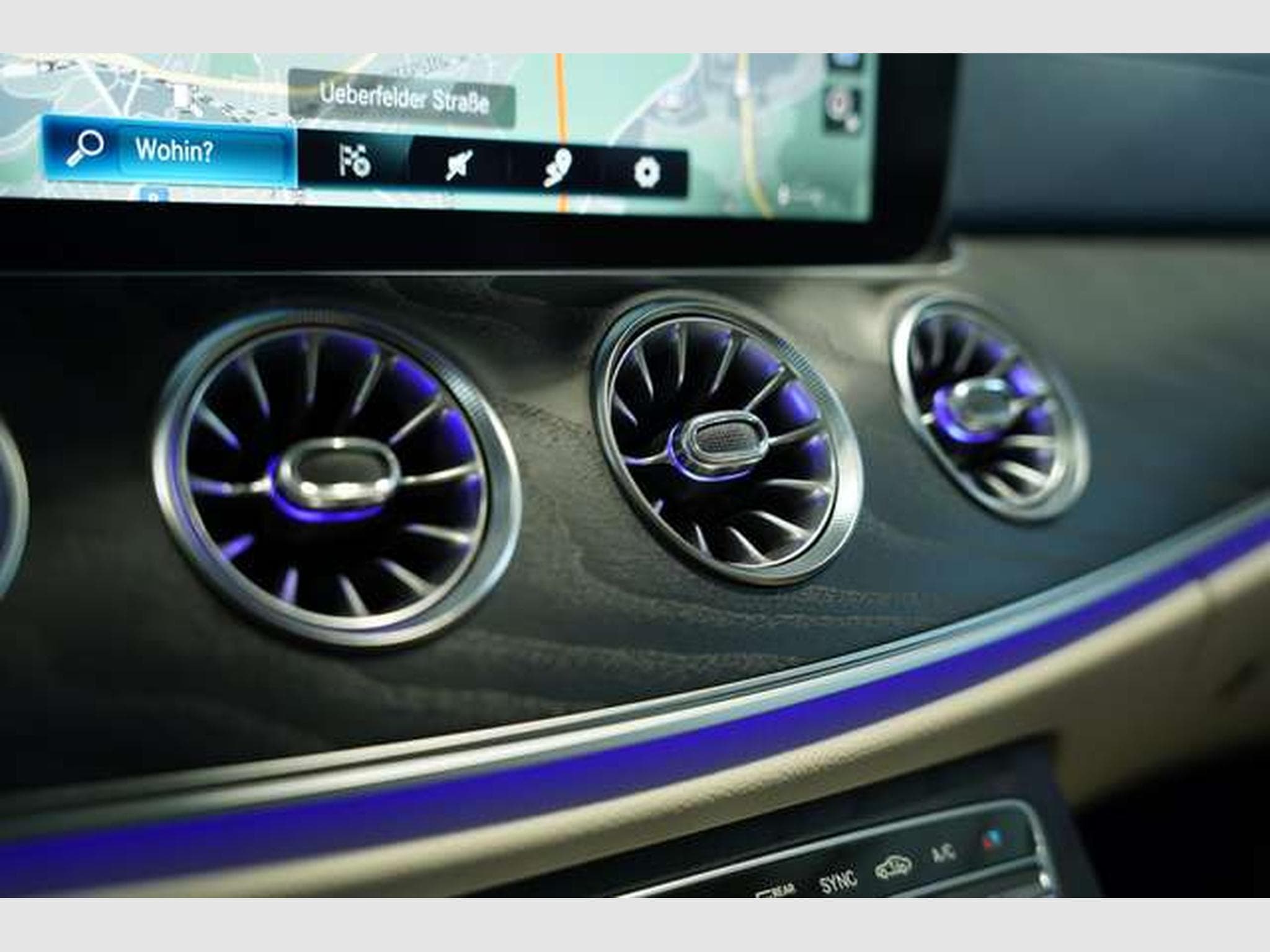 Mercedes E 300 Coupé AMG Line *BURM *LUFT *Night *Memory (2021) - Photo 35