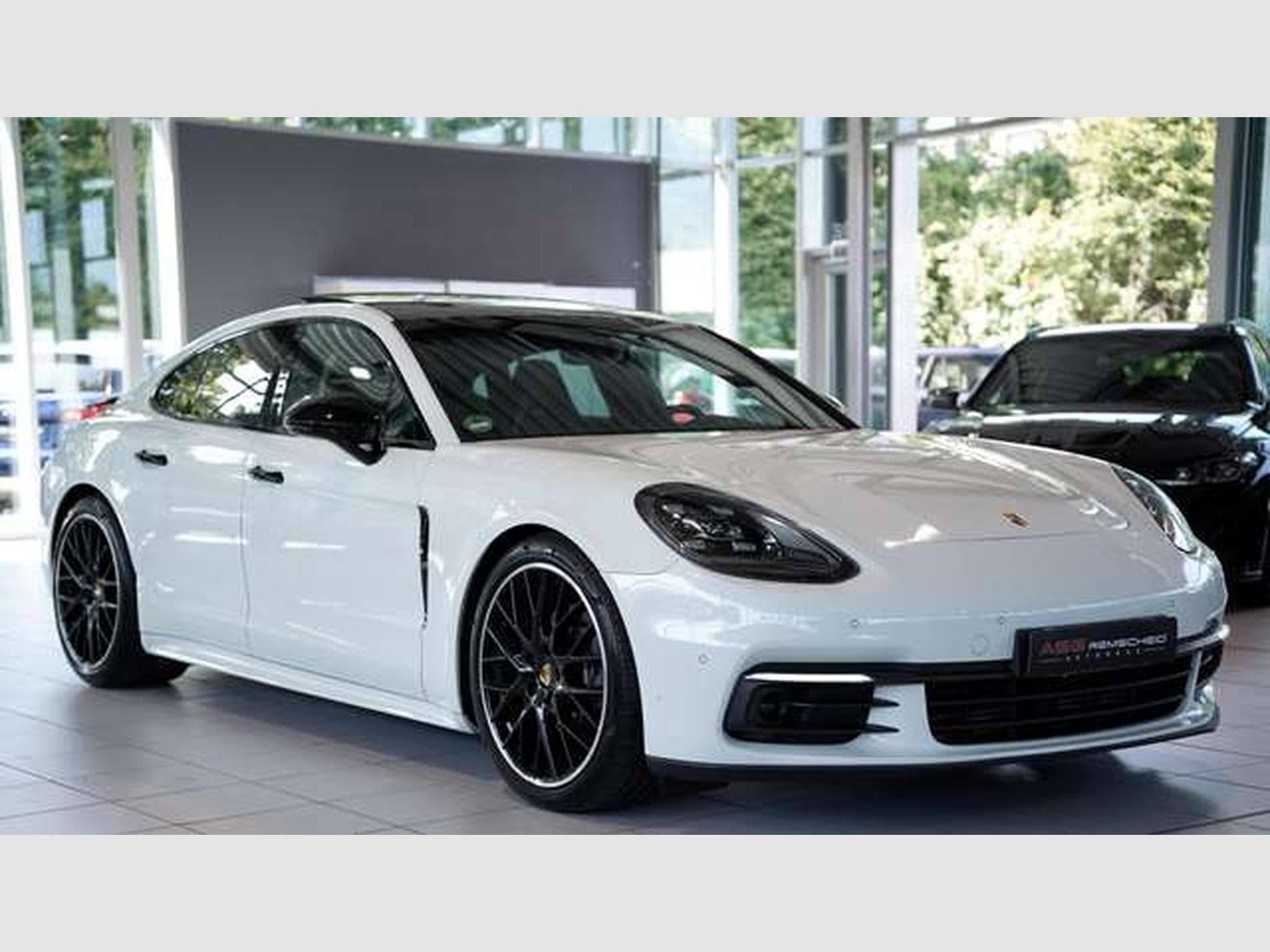 Porsche Panamera 4 *LUFT *BOSE*21Zoll *ACC *Pano *PDLS* (2017) - Photo 2