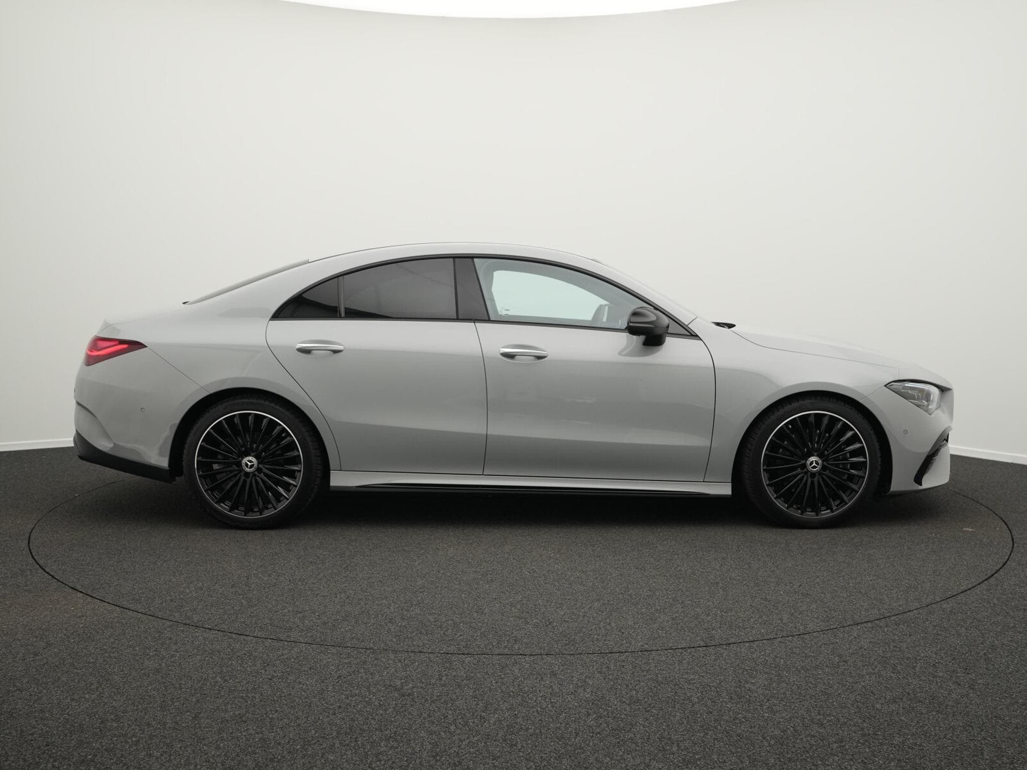 Mercedes CLA 200 AMG-Line Cpe Multi+Night+Kamera+19" (2025) - Foto 5