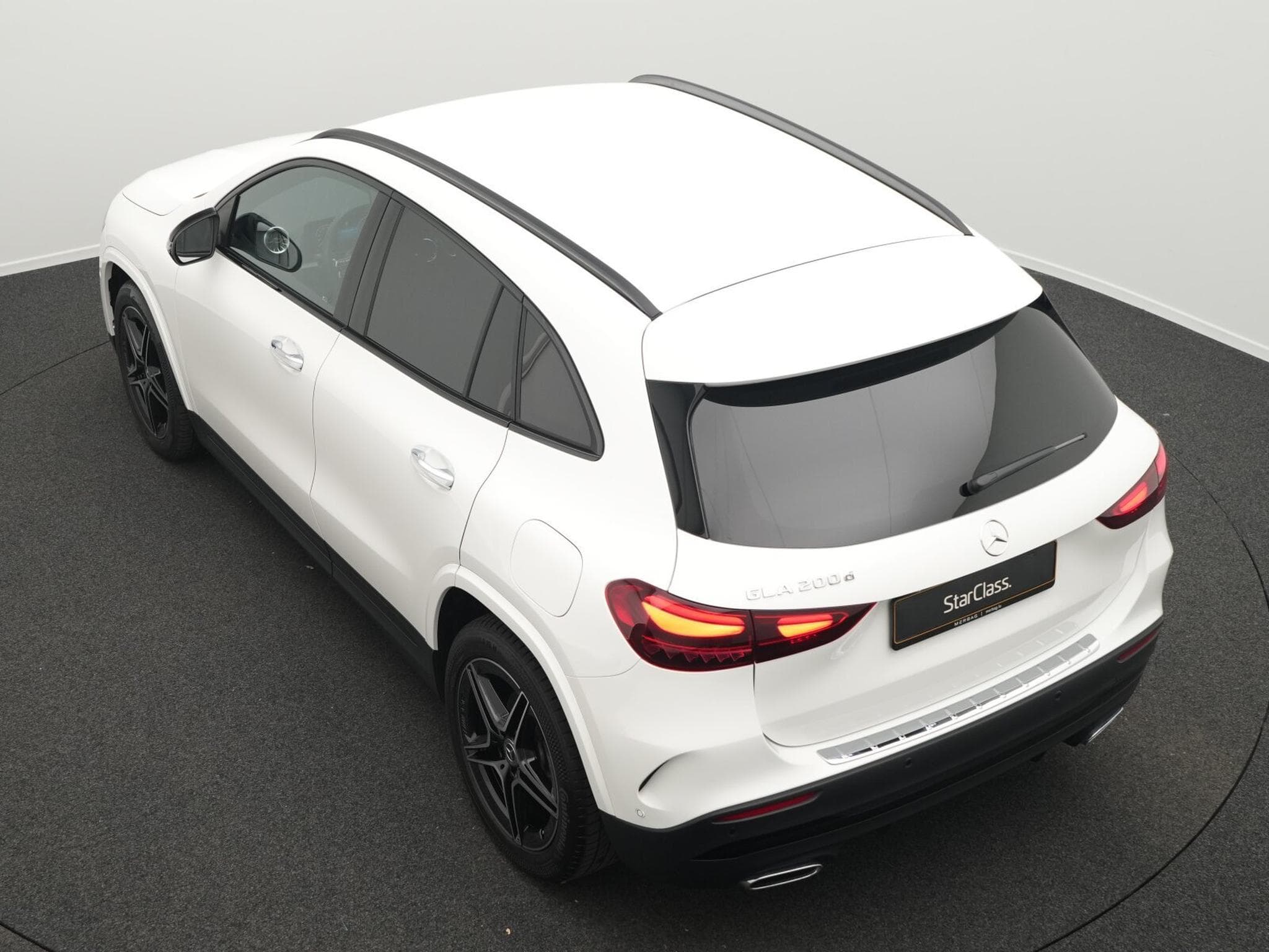 Mercedes GLA 200 d AMG-Line Multi+Kamera+Night+19"+AHK (2025) - Photo 11
