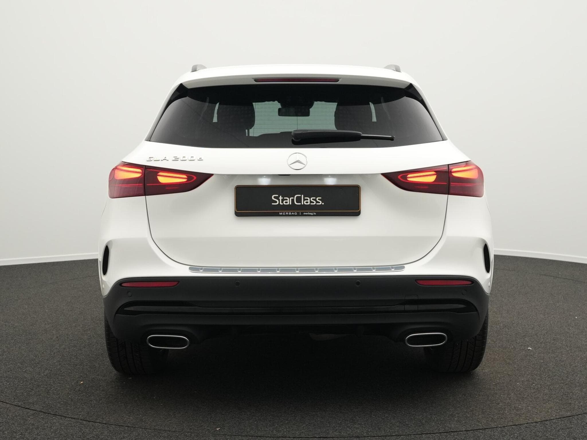 Mercedes GLA 200 d AMG-Line Multi+Kamera+Night+19"+AHK (2025) - Photo 4