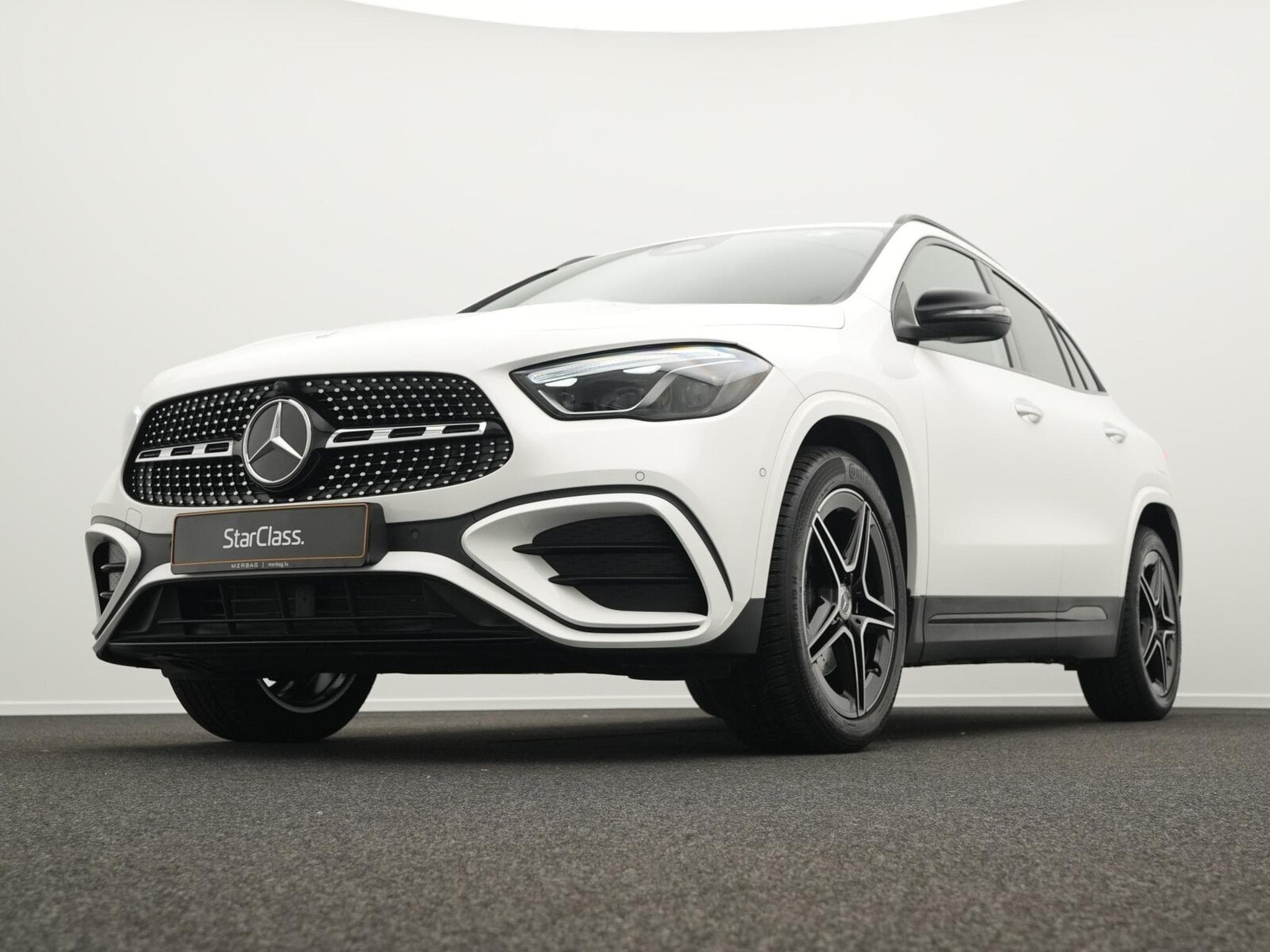 Mercedes GLA 200 d AMG-Line Multi+Kamera+Night+19"+AHK (2025) - Photo 8