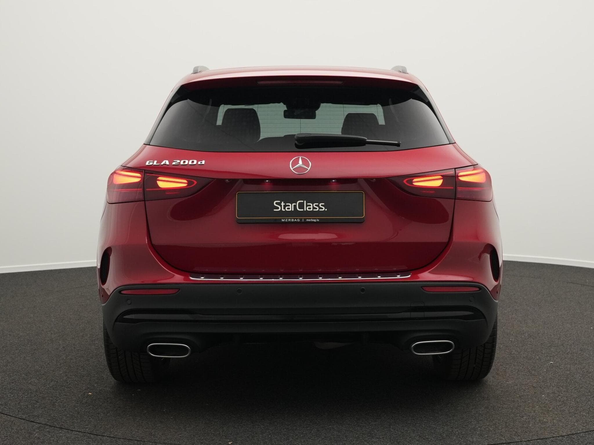 Mercedes GLA 200 d AMG-Line Multi+Kamera+AHK+Night (2025) - Photo 4