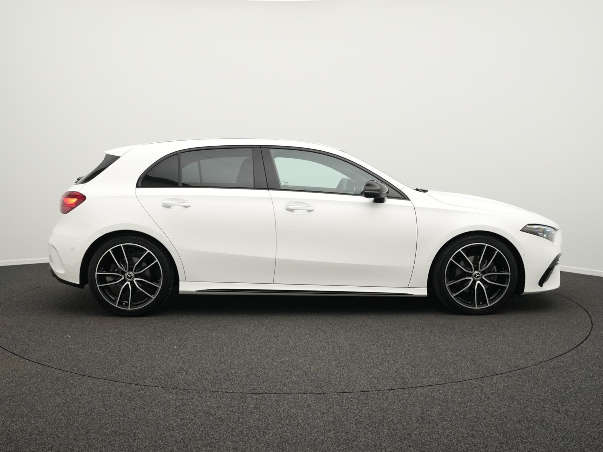 Mercedes A 200 AMG-Line Multi+Kamera+Night+19" (2025) - Foto 5