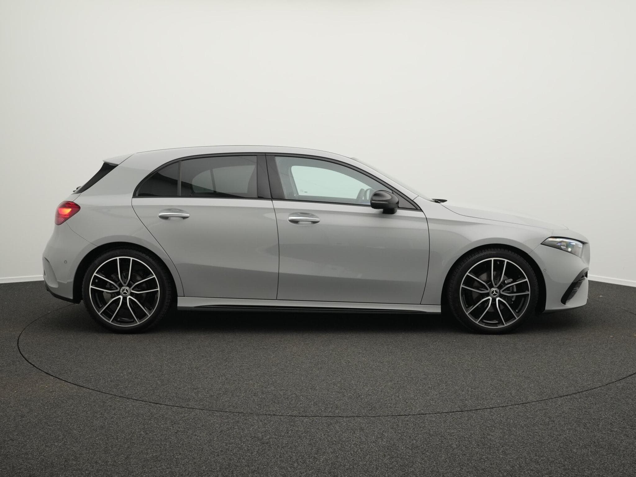 Mercedes A 200 d AMG-Line Multi+Kamera+Night+19" (2025) - Foto 5