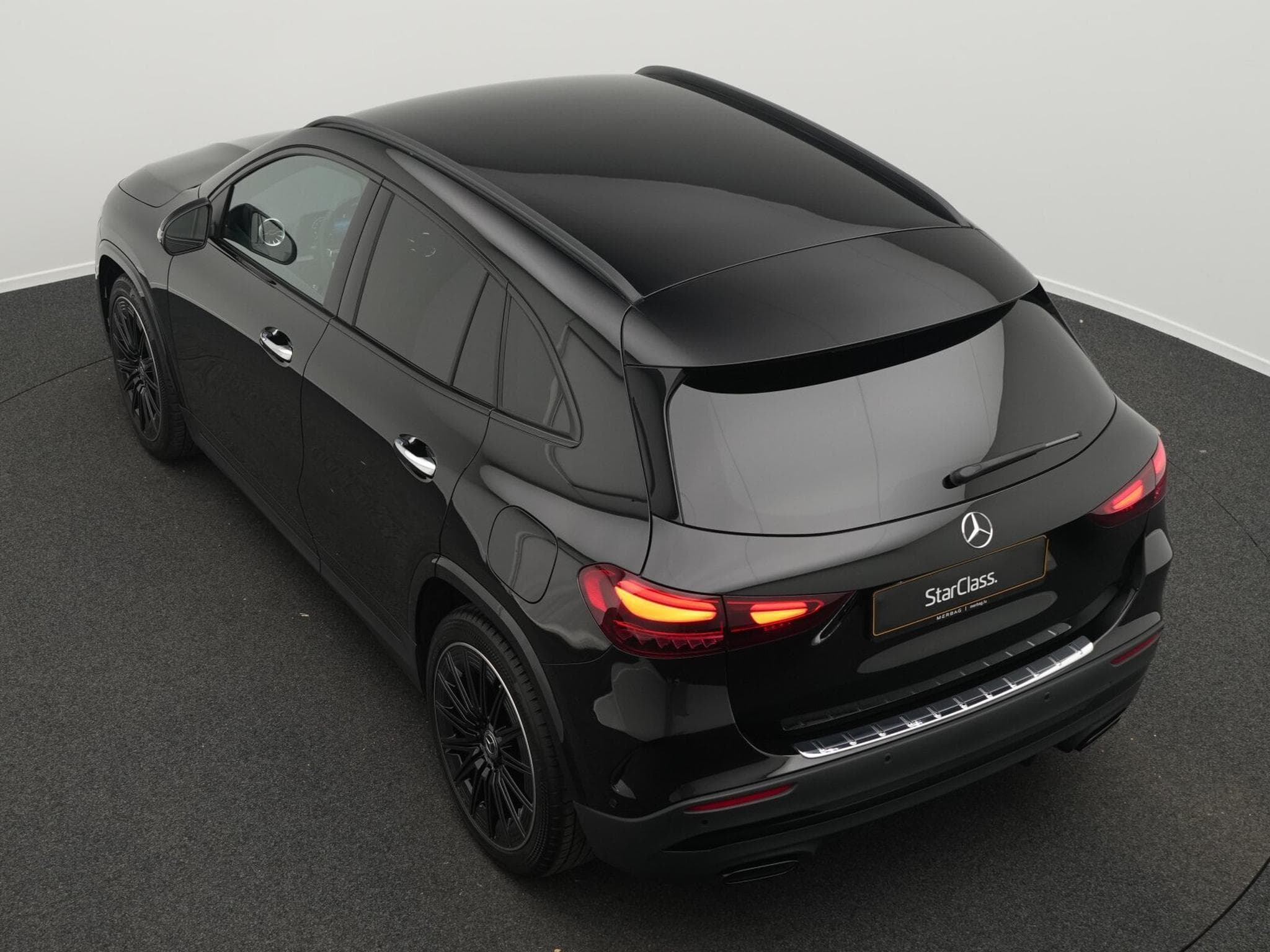 Mercedes GLA 200 d AMG-Line Multi+Kamera+Night+20"+AHK (2025) - Foto 11