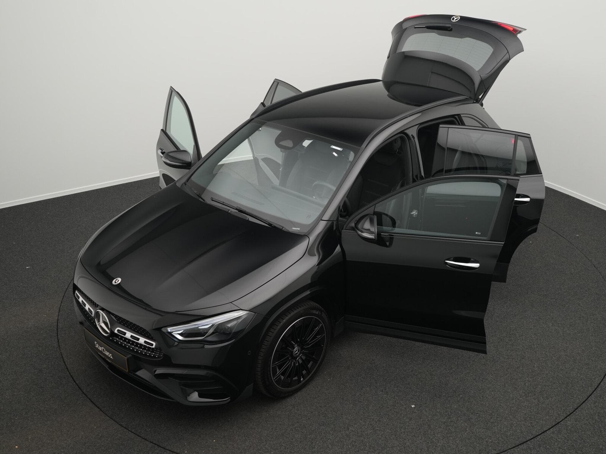 Mercedes GLA 200 d AMG-Line Multi+Kamera+Night+20"+AHK (2025) - Foto 12