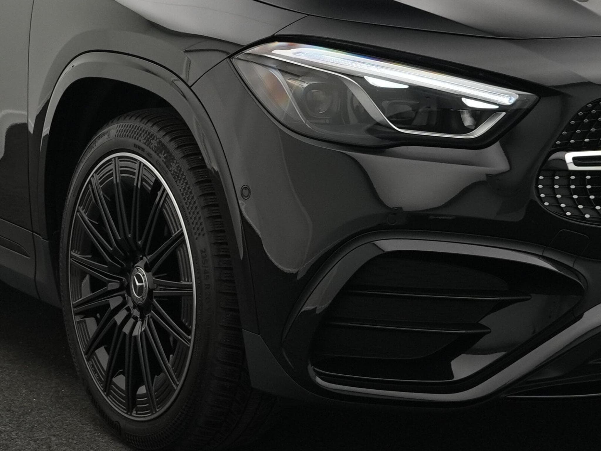 Mercedes GLA 200 d AMG-Line Multi+Kamera+Night+20"+AHK (2025) - Foto 7