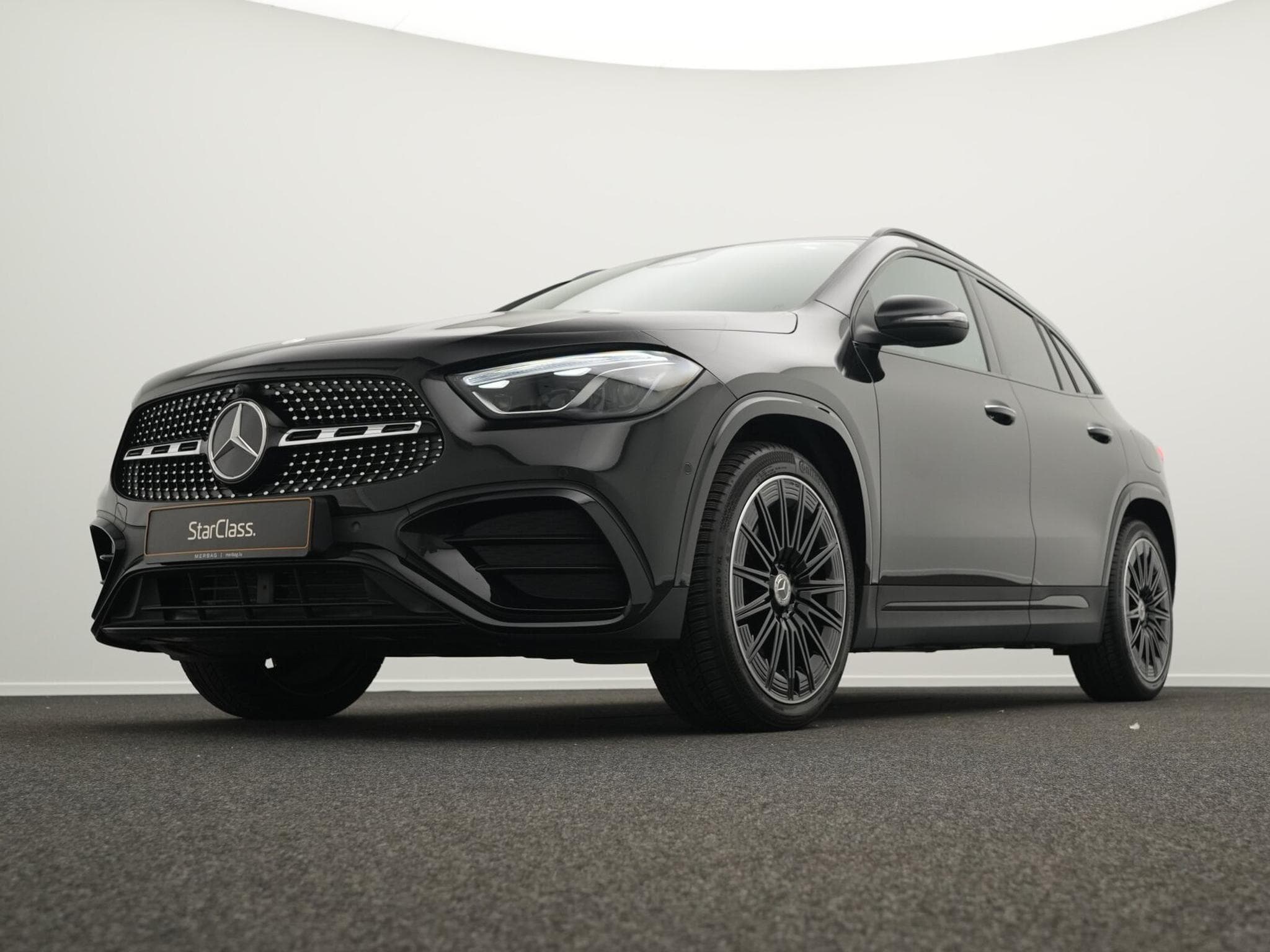 Mercedes GLA 200 d AMG-Line Multi+Kamera+Night+20"+AHK (2025) - Foto 8
