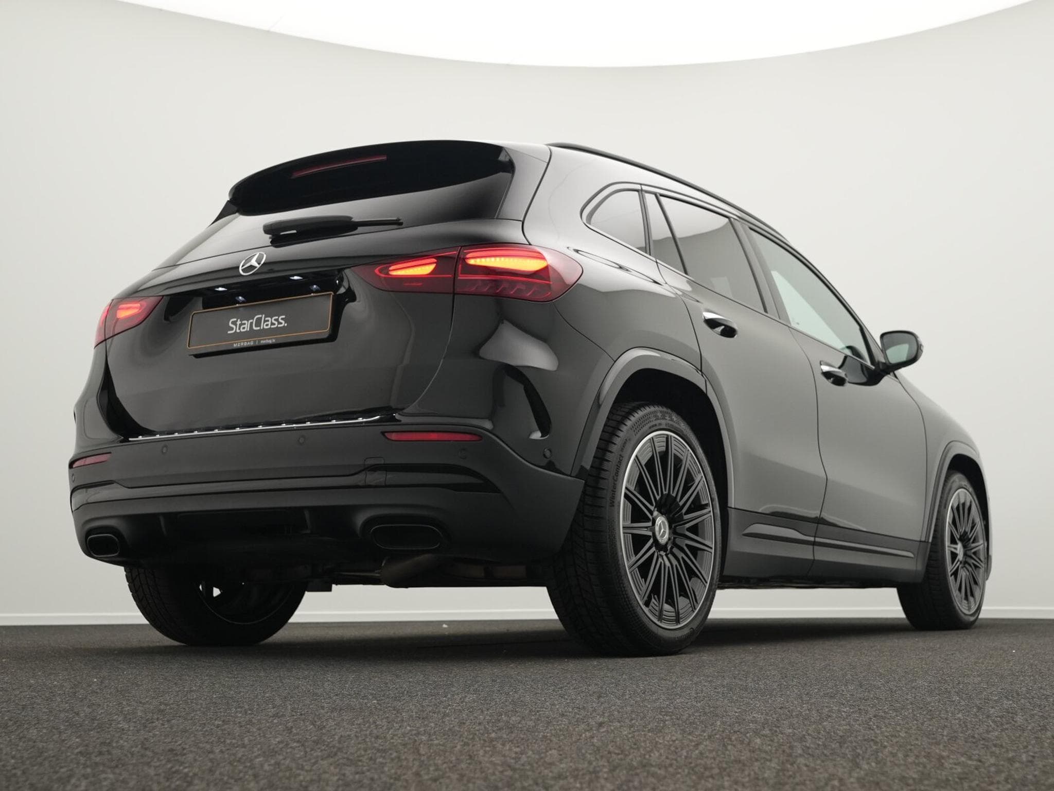 Mercedes GLA 200 d AMG-Line Multi+Kamera+Night+20"+AHK (2025) - Foto 9
