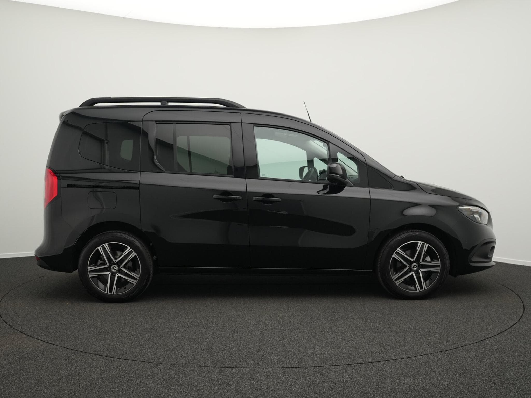 Mercedes T PROGRESSIVE Standard (2025) - Photo 5