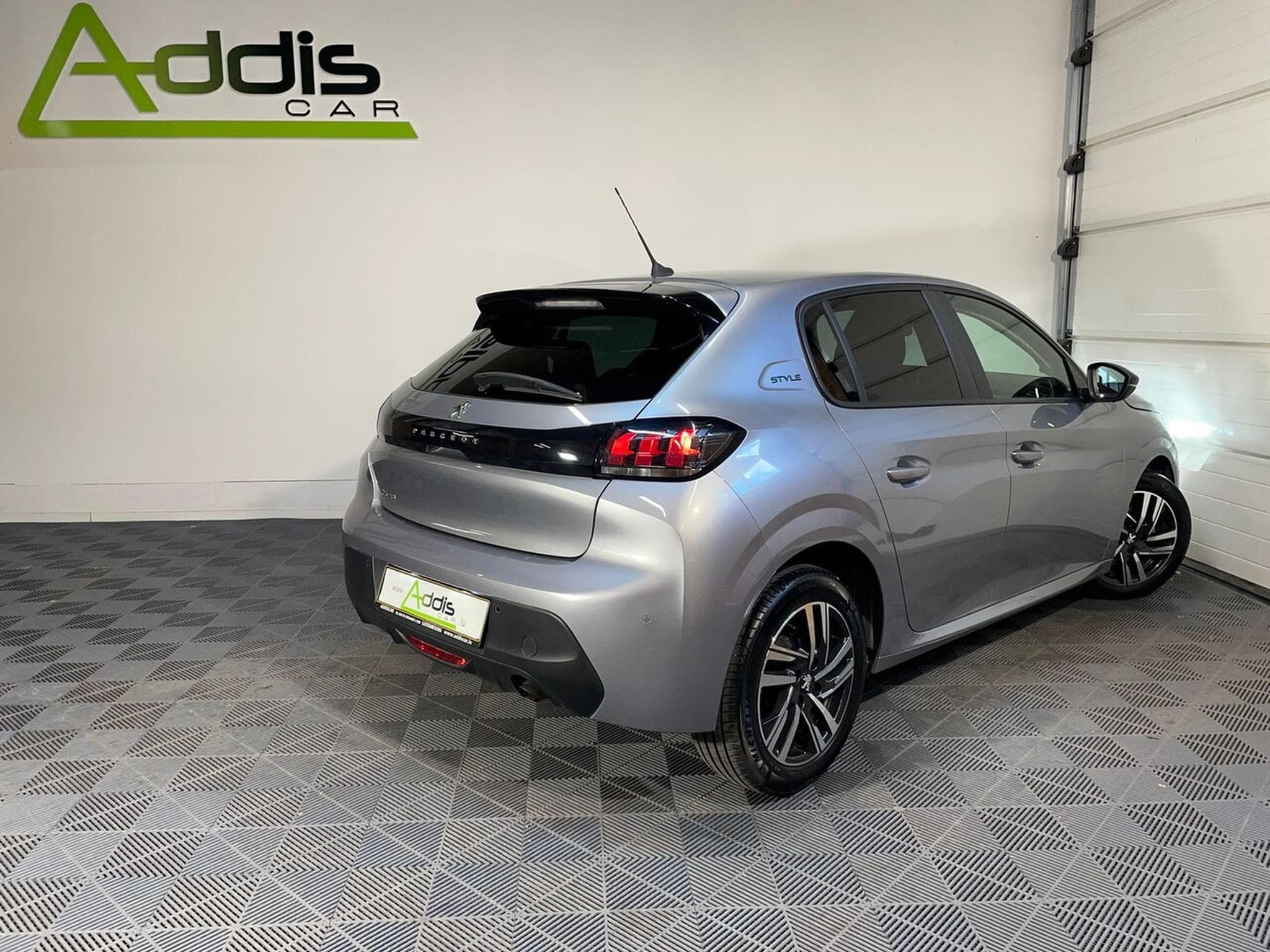 Peugeot 208 1.2 ESSENCE 75 CV STYLE CARPLAY 5P (2024) - Photo 2