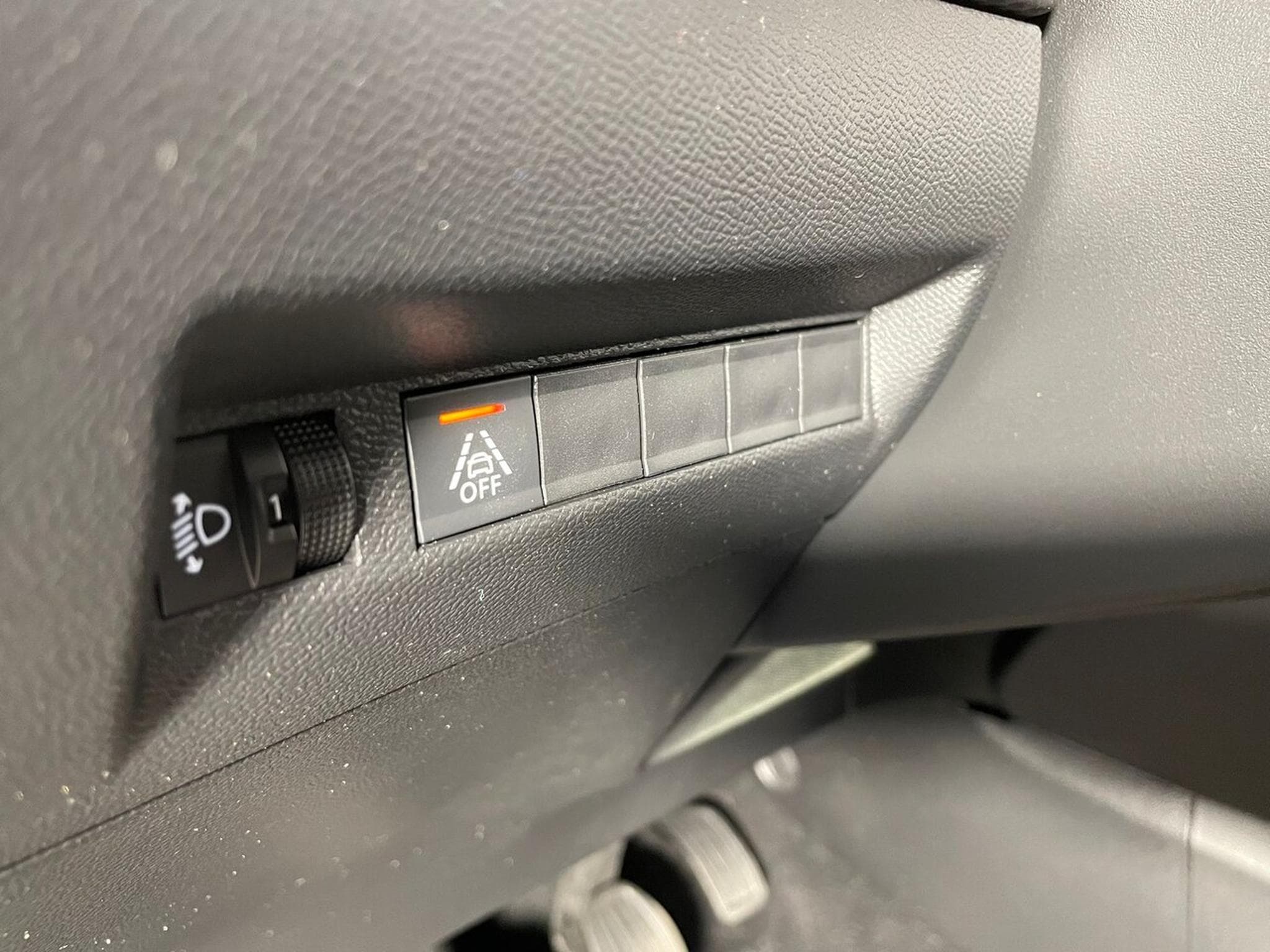 Peugeot 208 1.2 ESSENCE 75 CV STYLE CARPLAY 5P (2024) - Photo 6