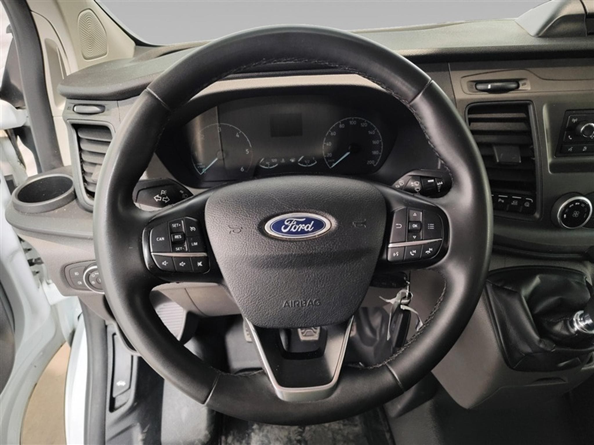 Ford Transit 2.0 TDCi L2H1 320 Dble Cab. CLIM / PDC AV-AR (2022) - Photo 9