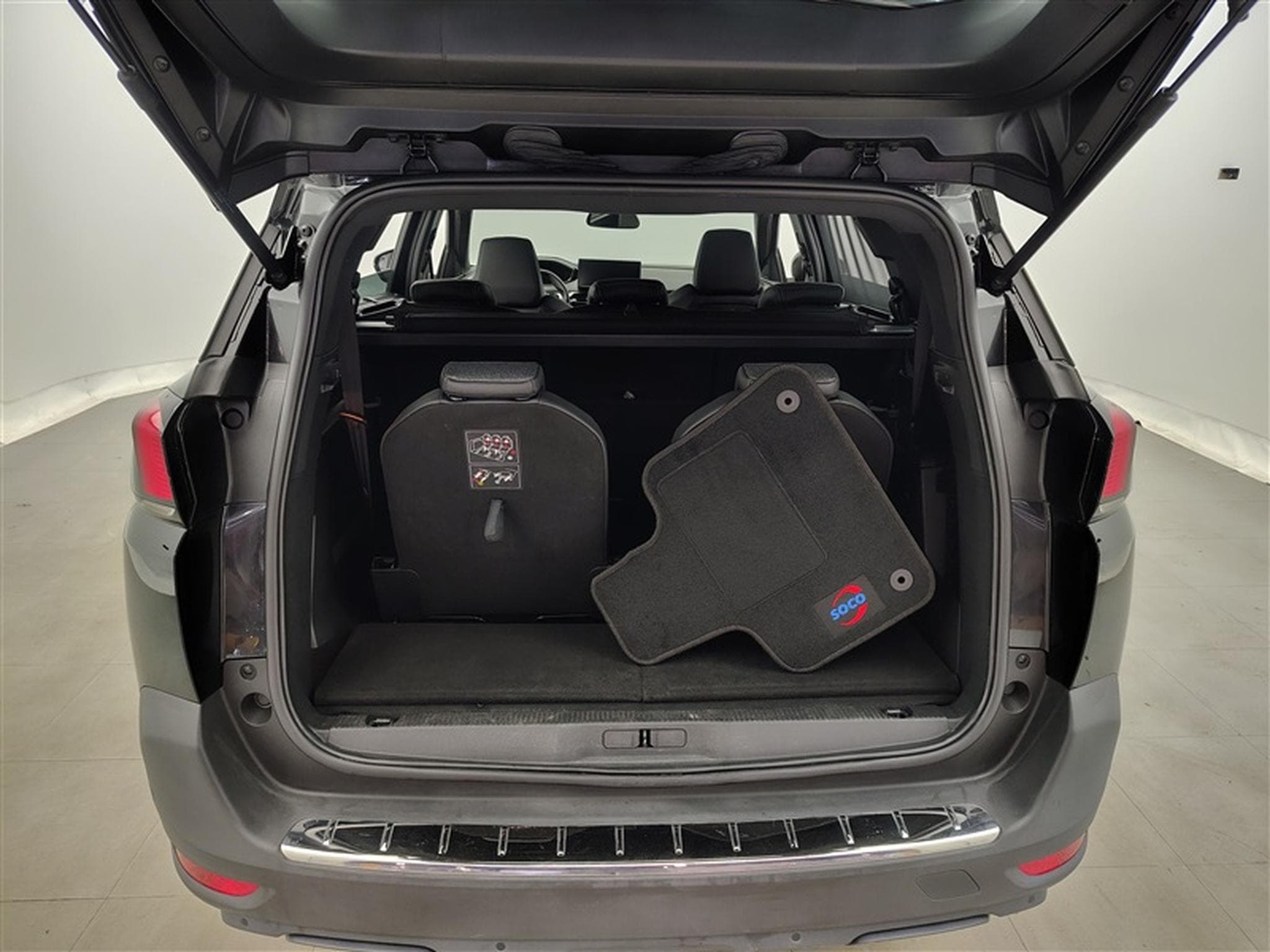 Peugeot 5008 1.2 PureTech 130Cv EAT8 Allure Pack 7PL / NAVI / CARPLAY (2023) - Photo 14