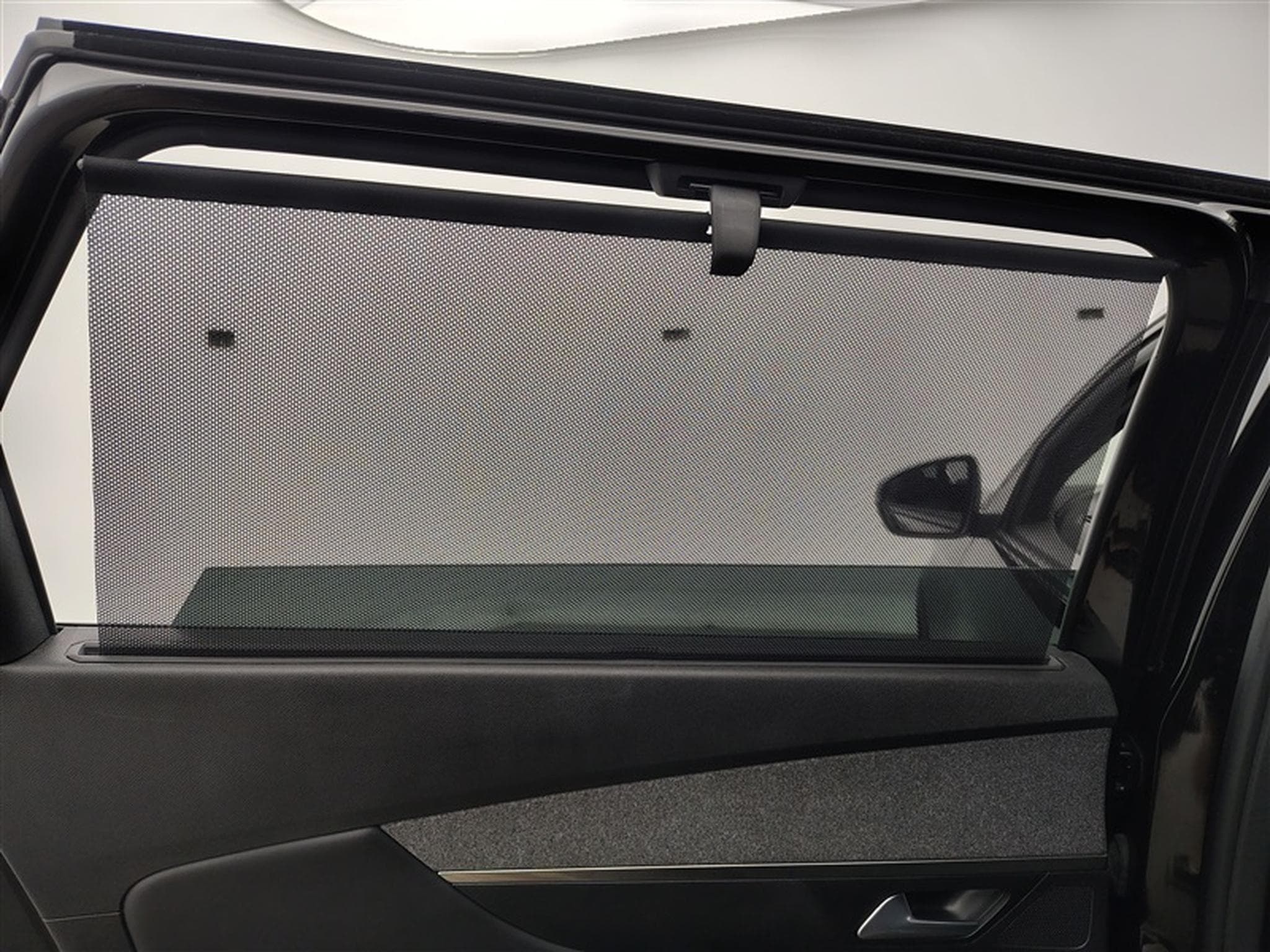 Peugeot 5008 1.2 PureTech 130Cv EAT8 Allure Pack 7PL / NAVI / CARPLAY (2023) - Photo 19