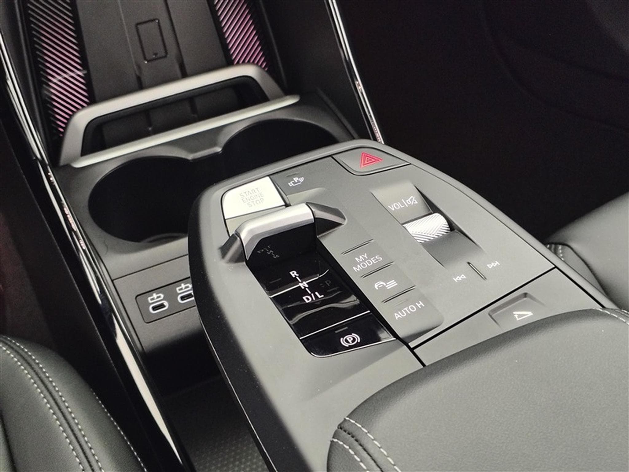 BMW X1 2.0 dA sDrive18 Cuir / Navi / Led (2024) - Photo 12