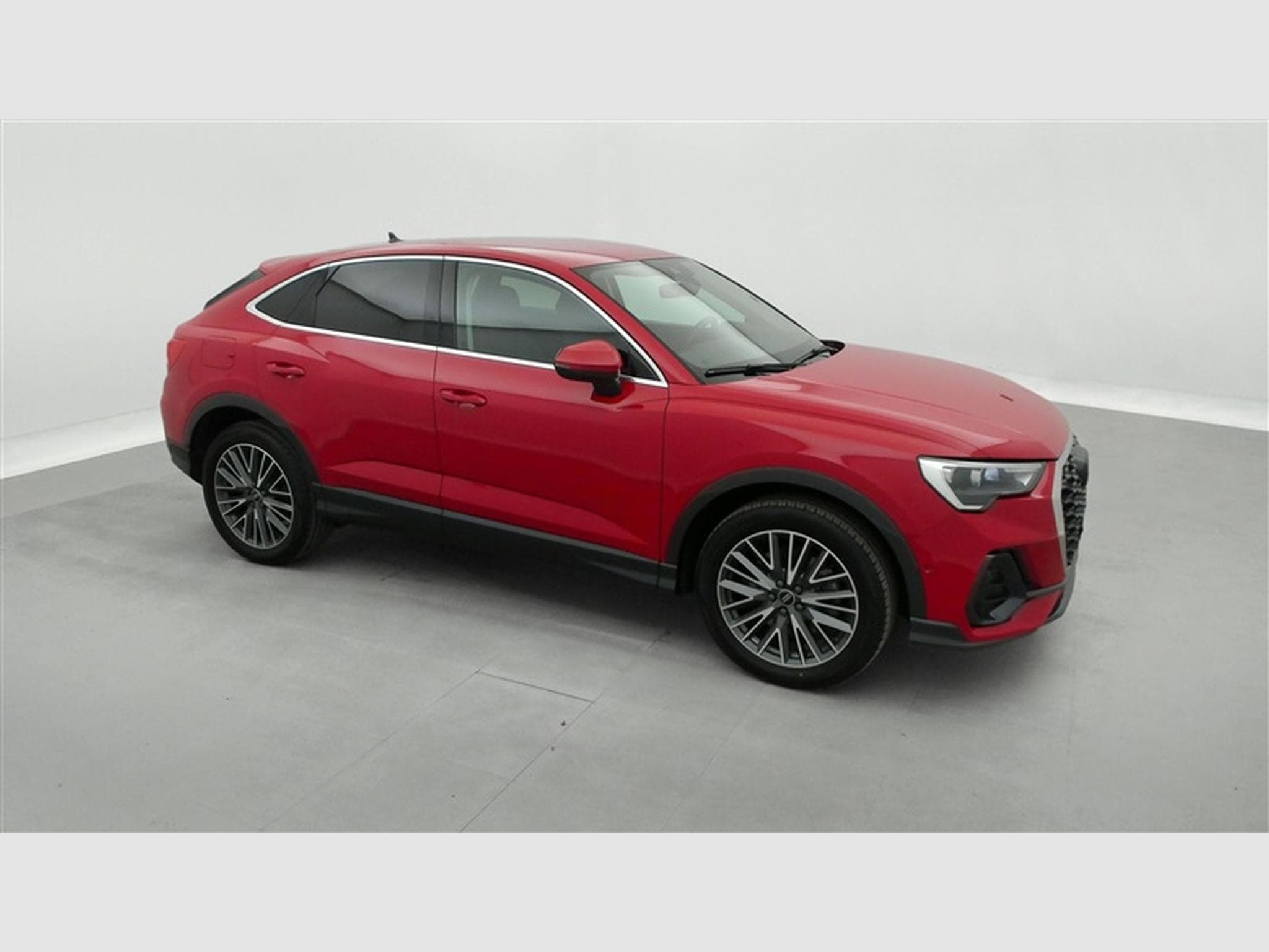 Audi Q3 Sportback PHEV 45 TFSIe S-tronic 180 NAVI / FULL LED (2023) - Photo 24