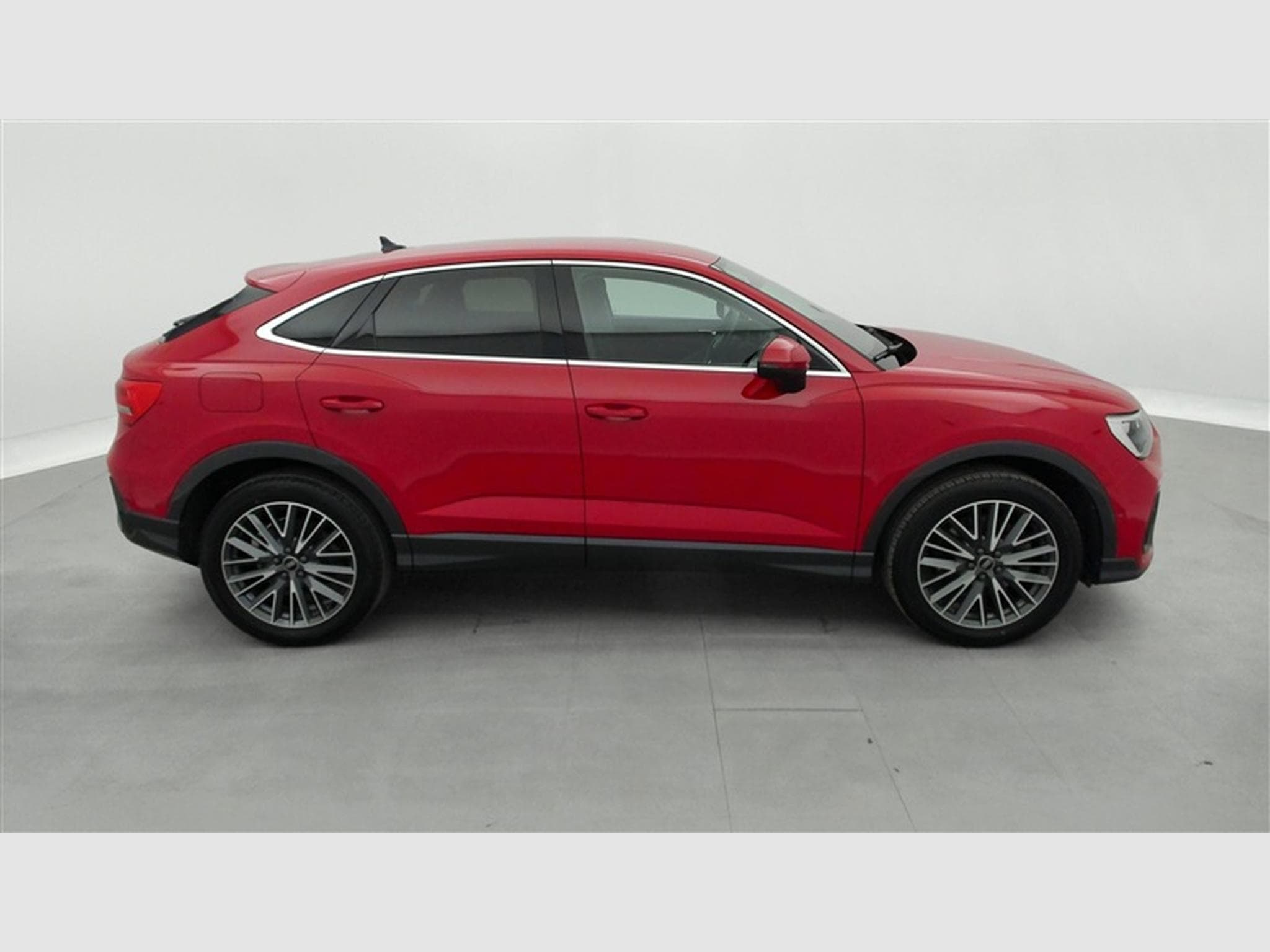 Audi Q3 Sportback PHEV 45 TFSIe S-tronic 180 NAVI / FULL LED (2023) - Photo 25