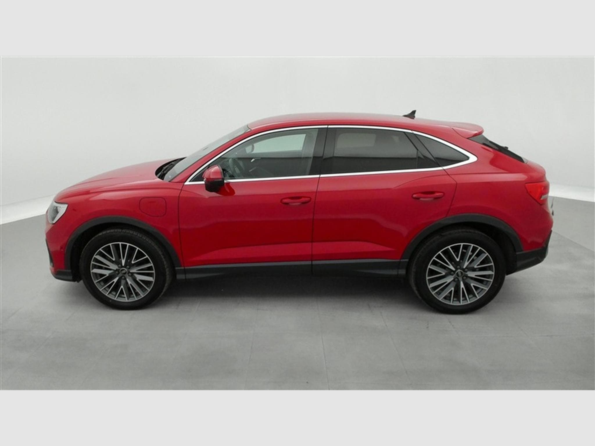 Audi Q3 Sportback PHEV 45 TFSIe S-tronic 180 NAVI / FULL LED (2023) - Photo 3