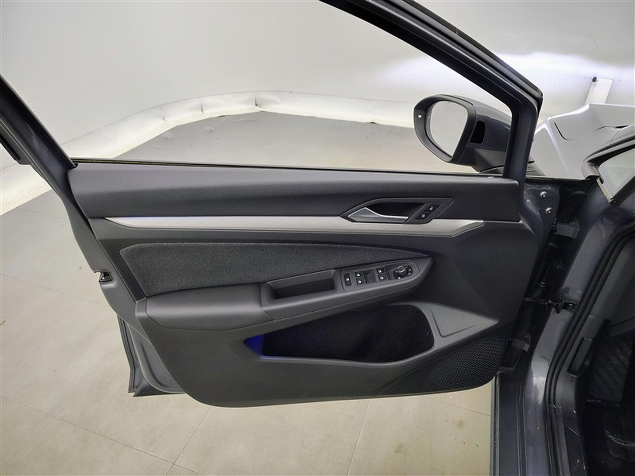 VW Golf 1.0 tsi Business DSG (2023) - Photo 17