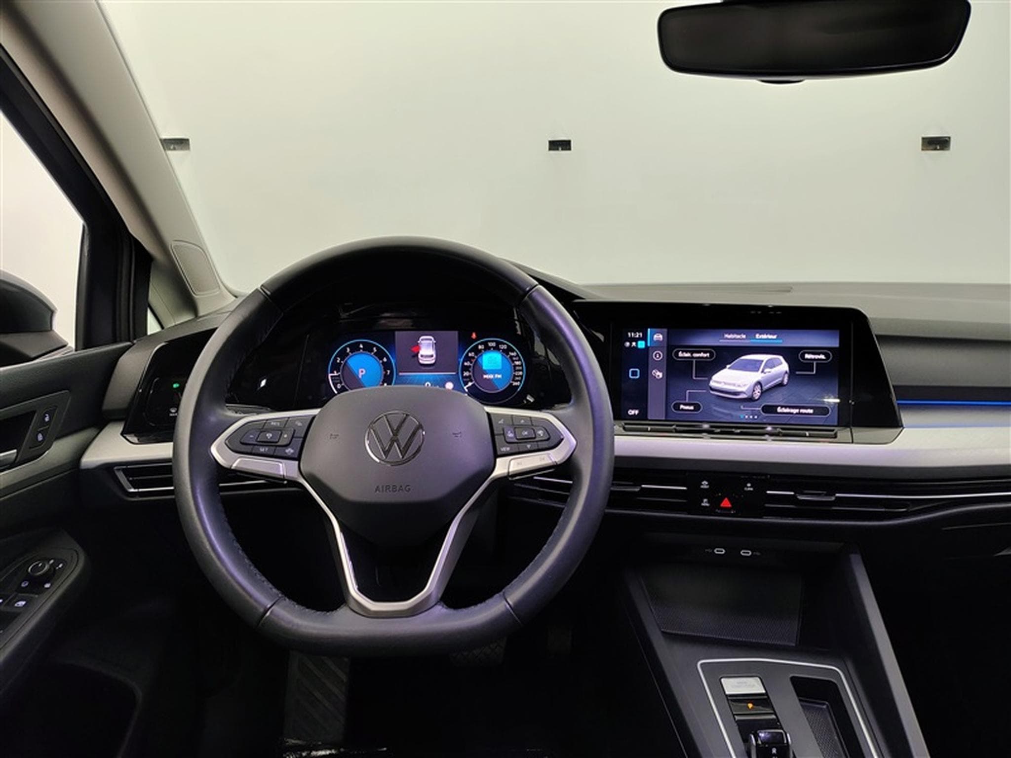 VW Golf 1.0 tsi Business DSG (2023) - Photo 9