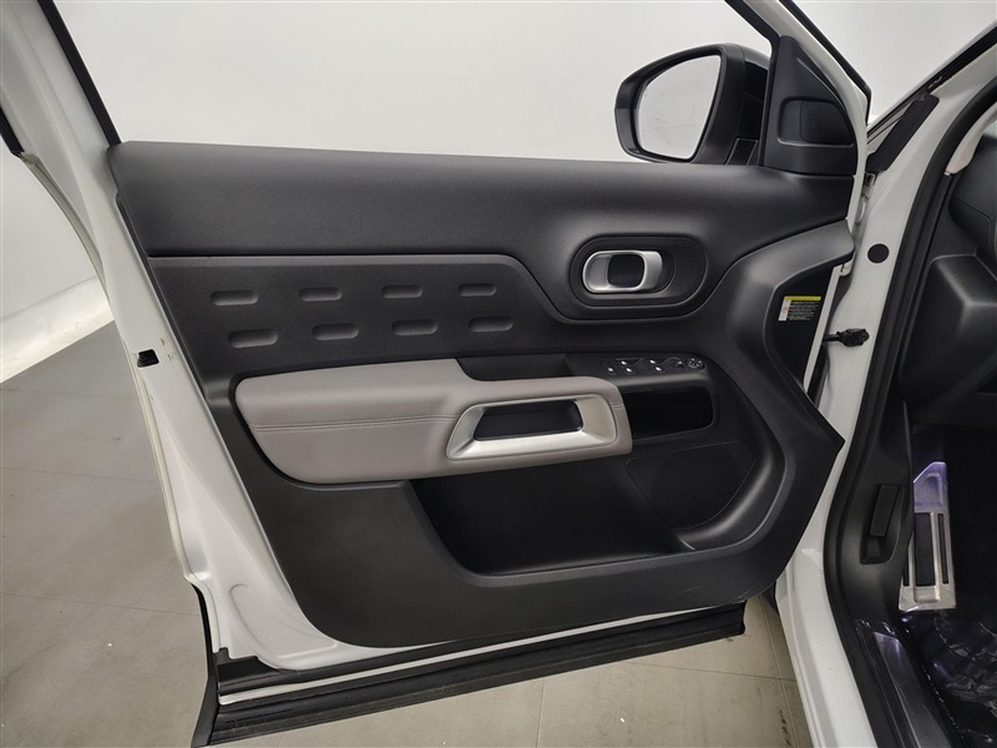Citroen C5 Aircross 1.6 PHEV 225cv Shine NAVI / FULL LED / PANO / CUIR PARTIEL (2020) - Photo 17