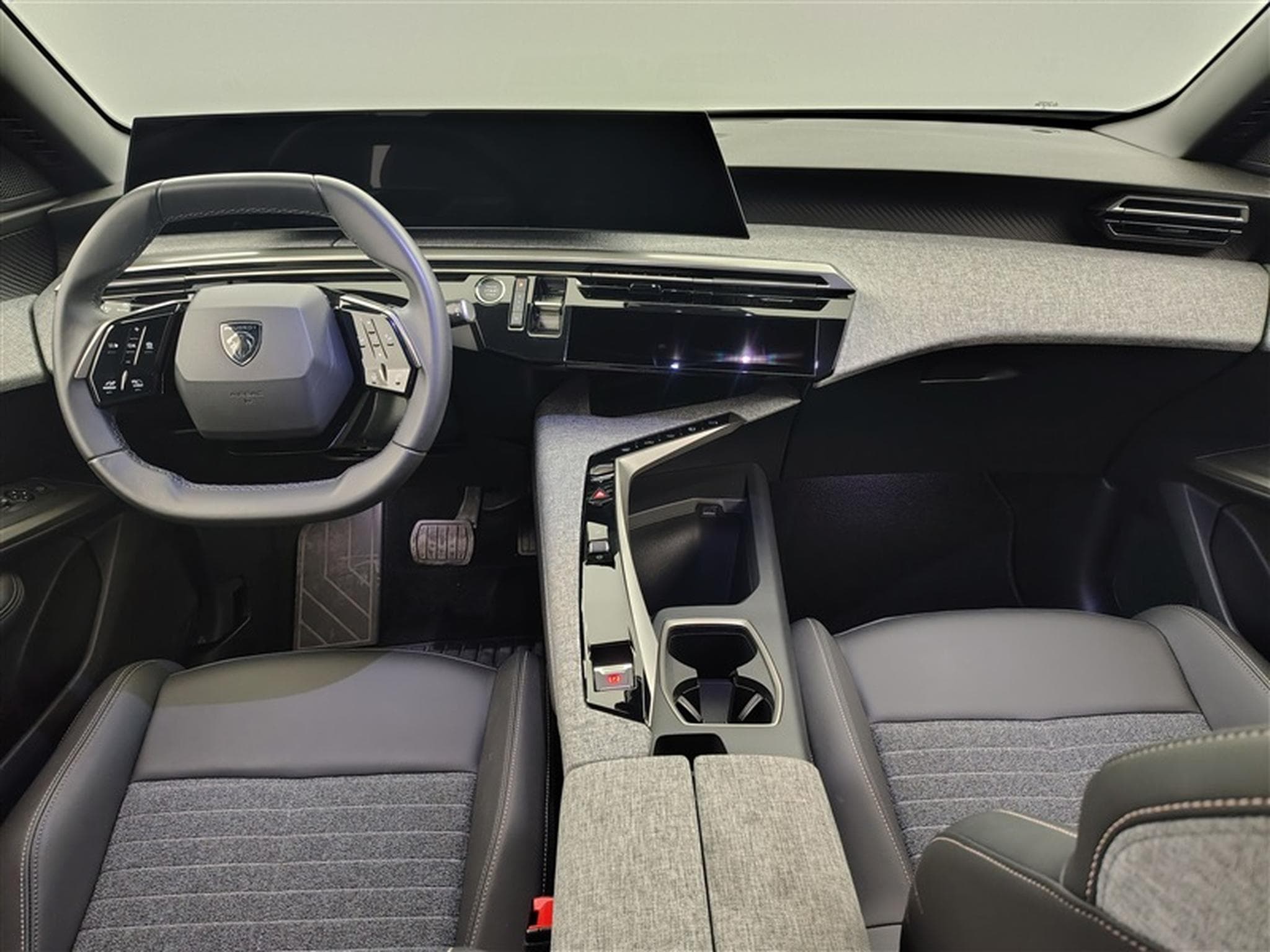 Peugeot 3008 1.2 Hybrid 136Cv e-DCS6 Allure S-CUIR / NAVI / CARPLAY (2025) - Photo 8