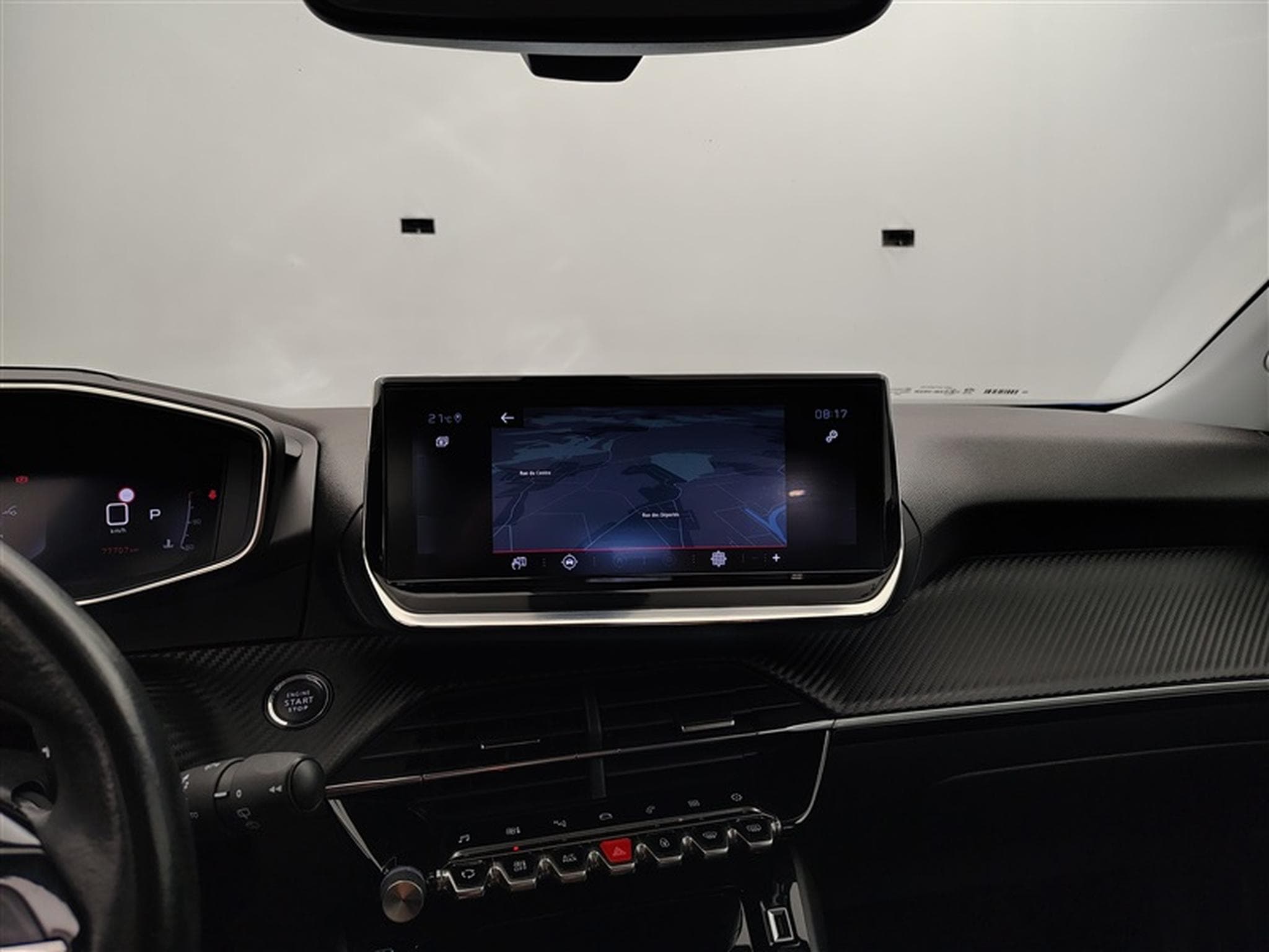 Peugeot 2008 1.2 PureTech 130Cv EAT8 Allure NAVI / CAMERA / ALU (2020) - Photo 11