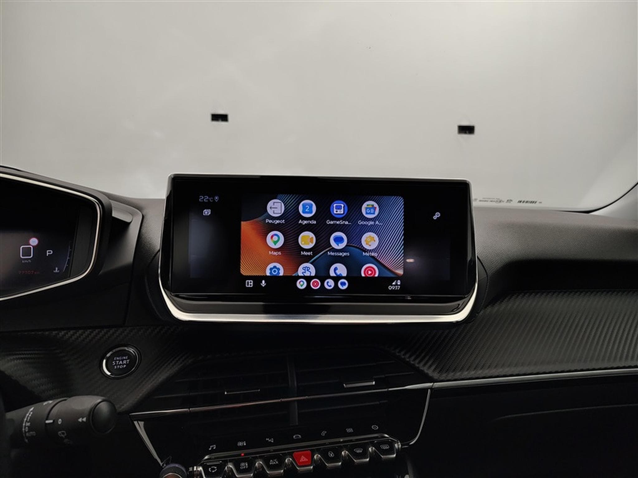 Peugeot 2008 1.2 PureTech 130Cv EAT8 Allure NAVI / CAMERA / ALU (2020) - Photo 20