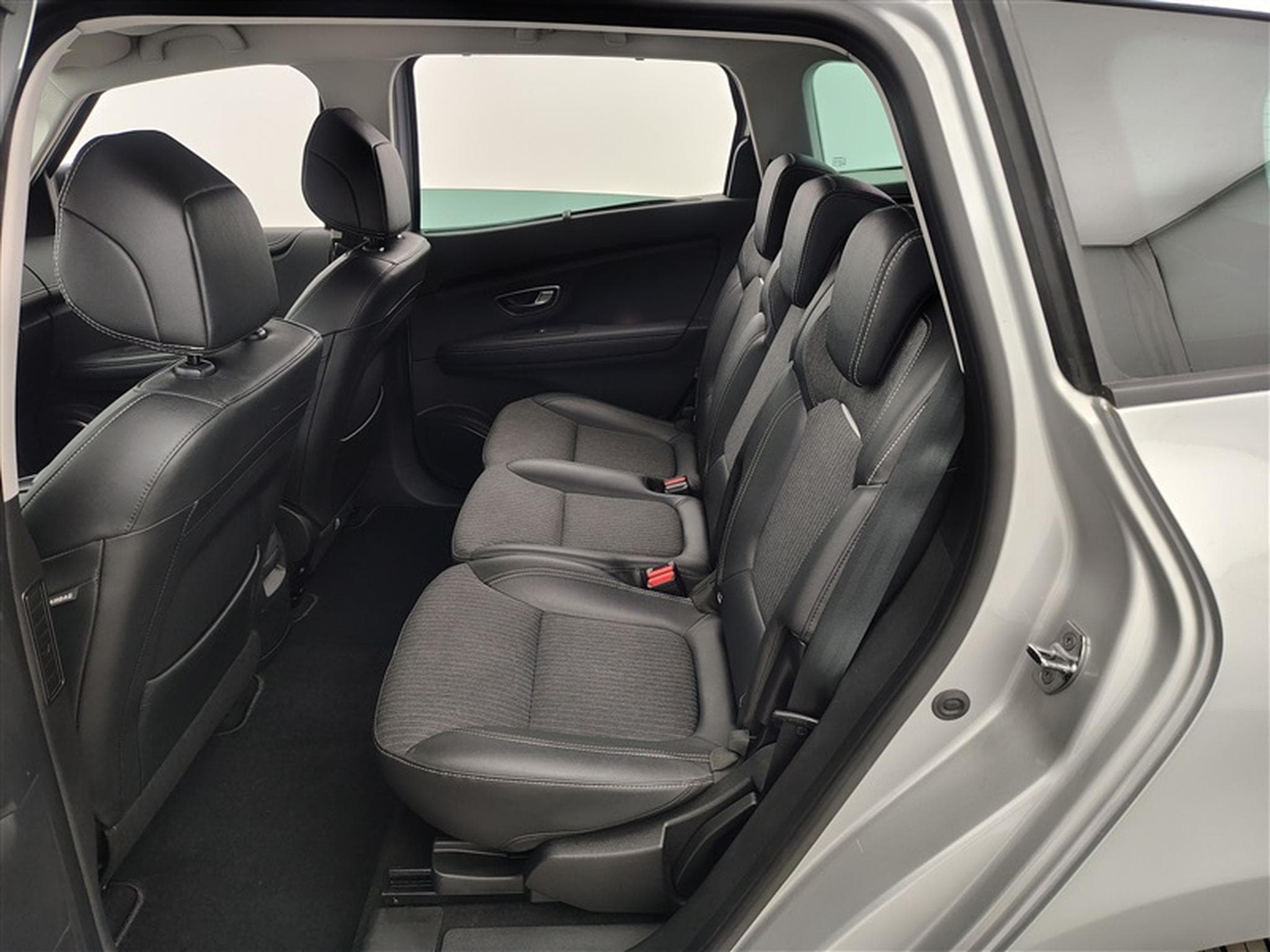 Renault Scenic 1.33 TCe Limited 3 GPF (2023) - Photo 13