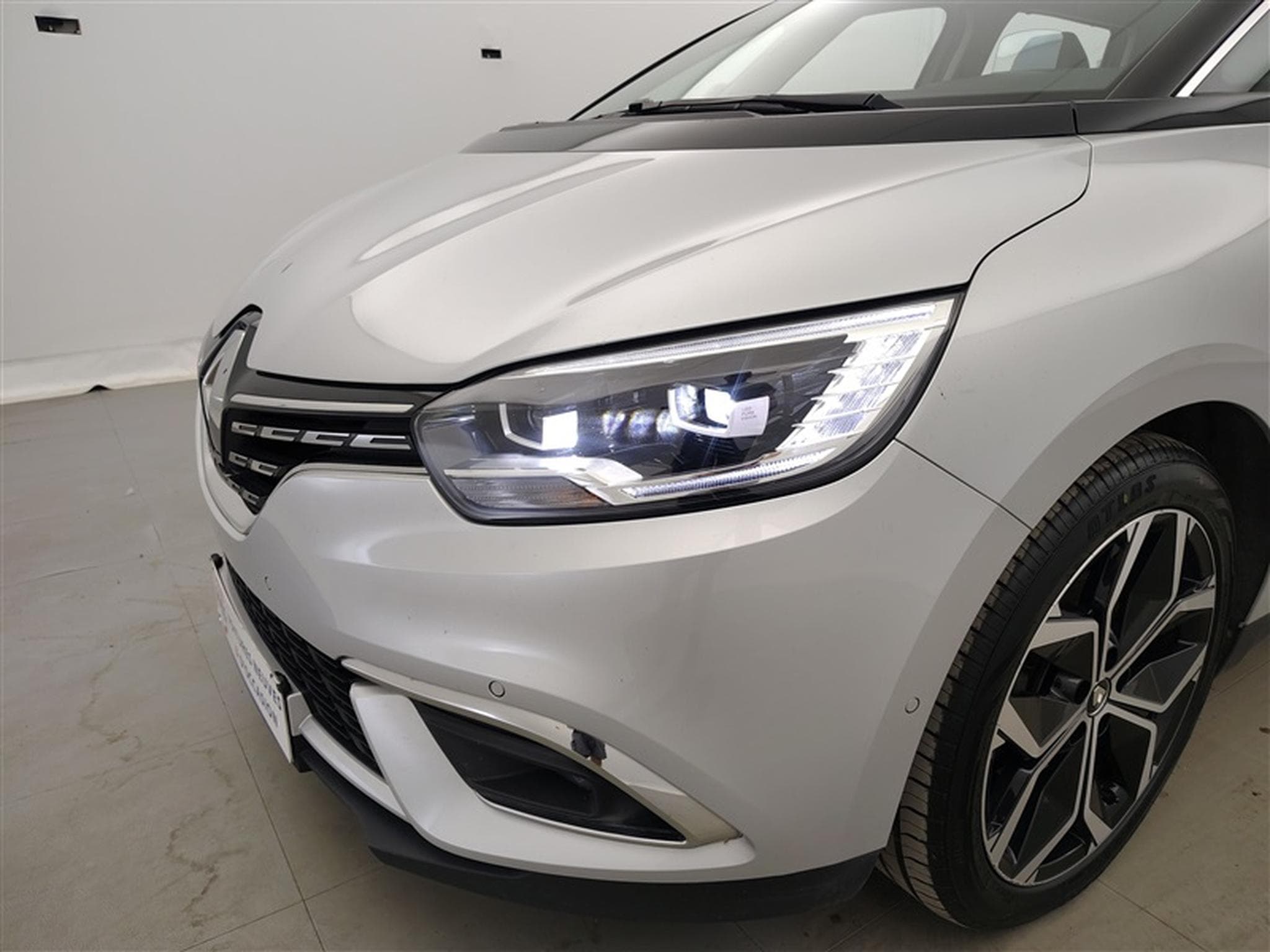 Renault Scenic 1.33 TCe Limited 3 GPF (2023) - Photo 15