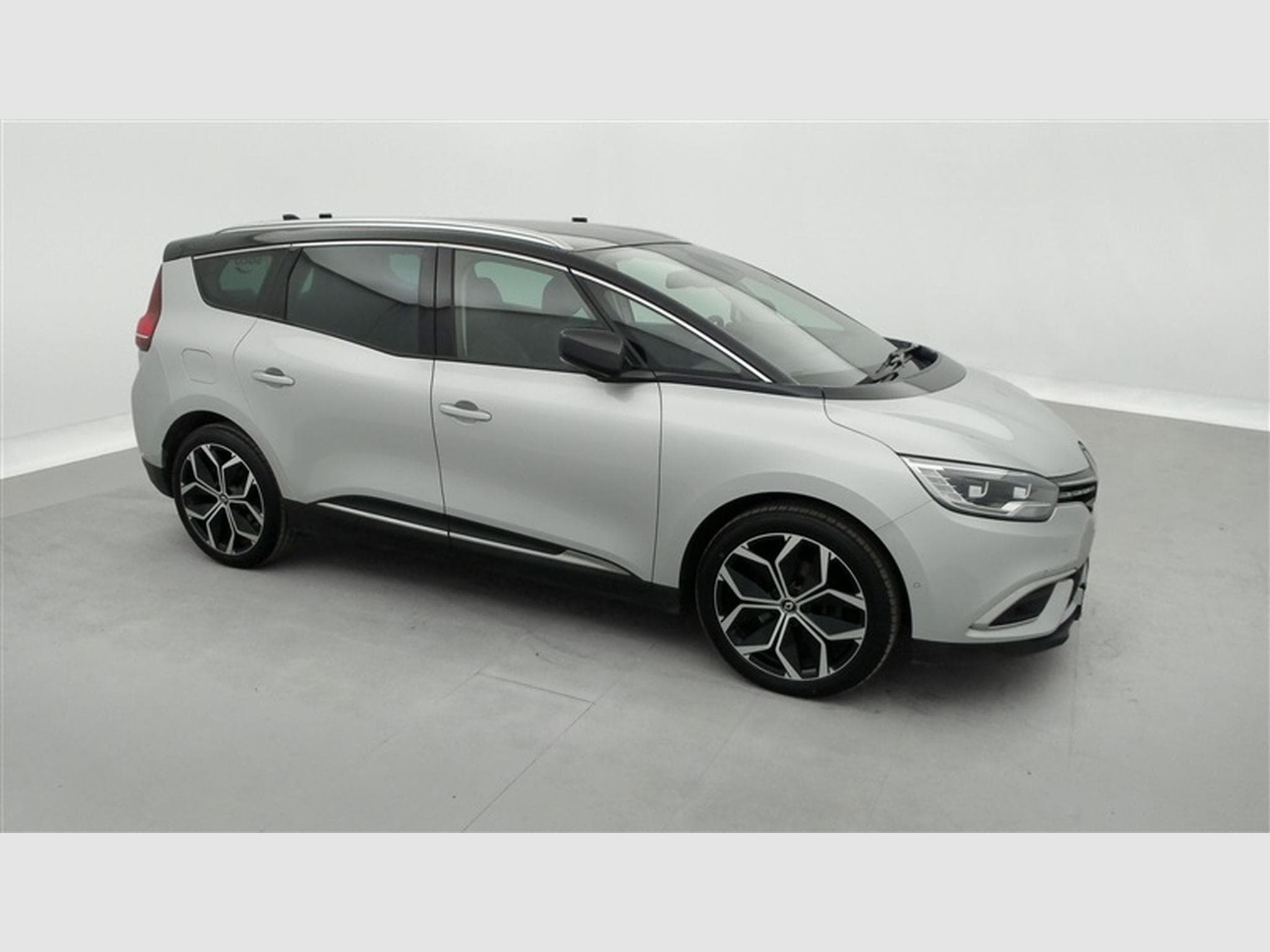 Renault Scenic 1.33 TCe Limited 3 GPF (2023) - Photo 23