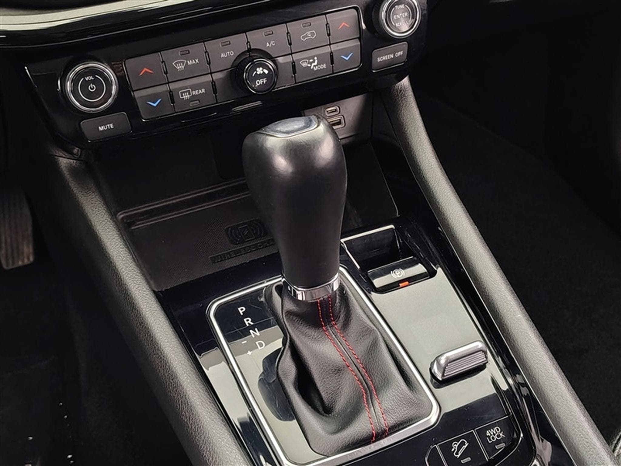 Jeep Compass PHEV 1.3 Turbo eAWD Trailhawk (2023) - Photo 12