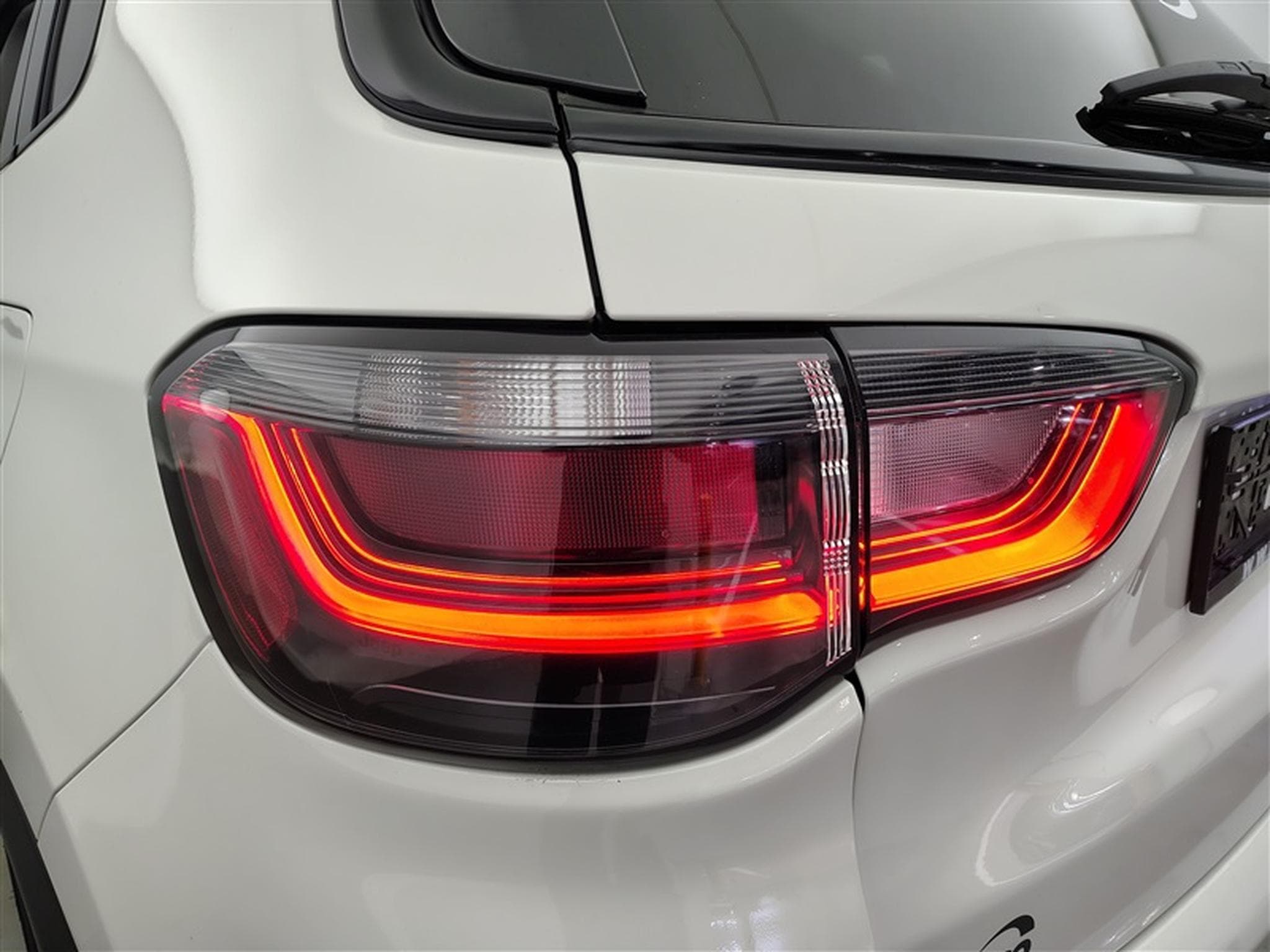 Jeep Compass PHEV 1.3 Turbo eAWD Trailhawk (2023) - Photo 16
